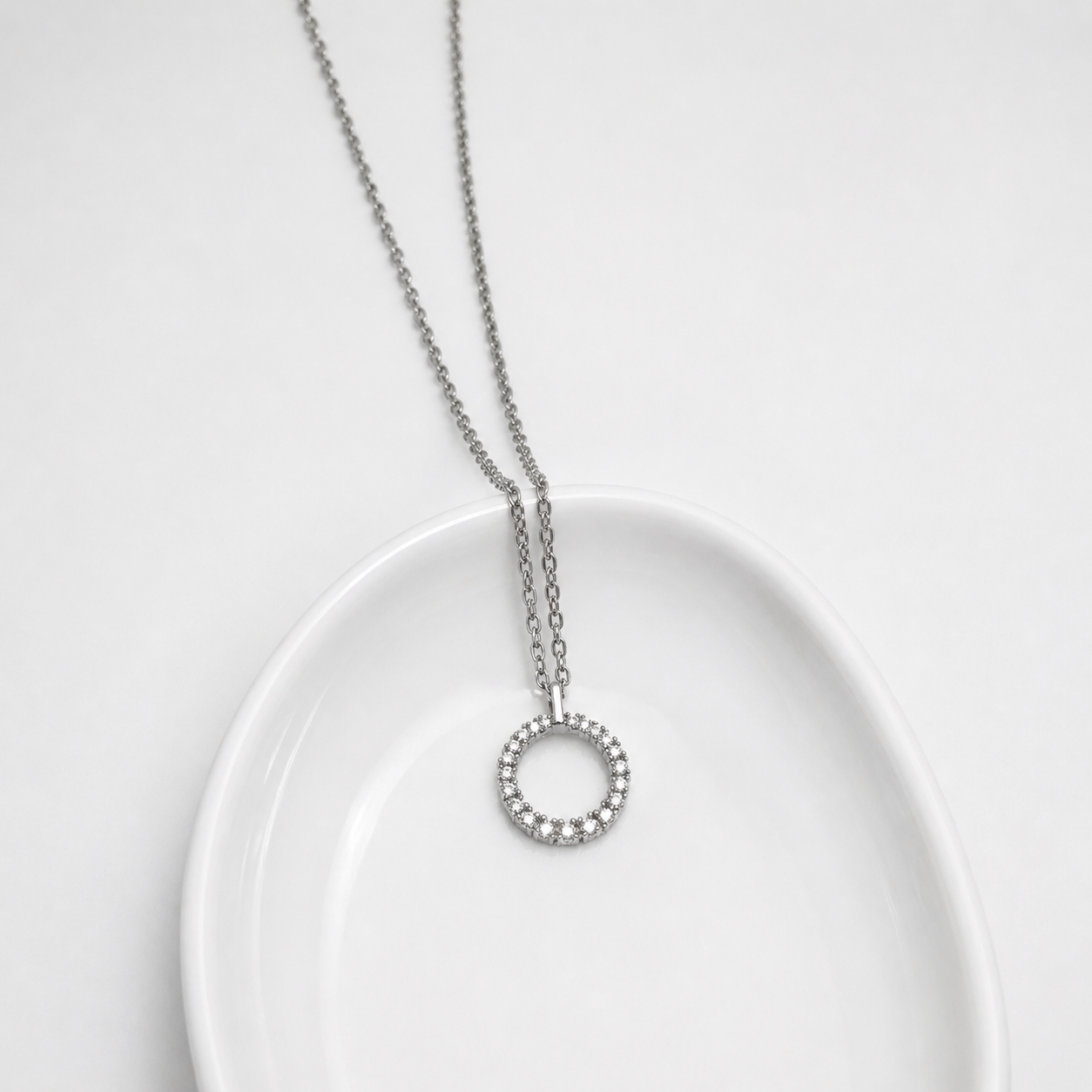 925 Silver Circle Diamond Pendant Necklace – Elegant Everyday Chain