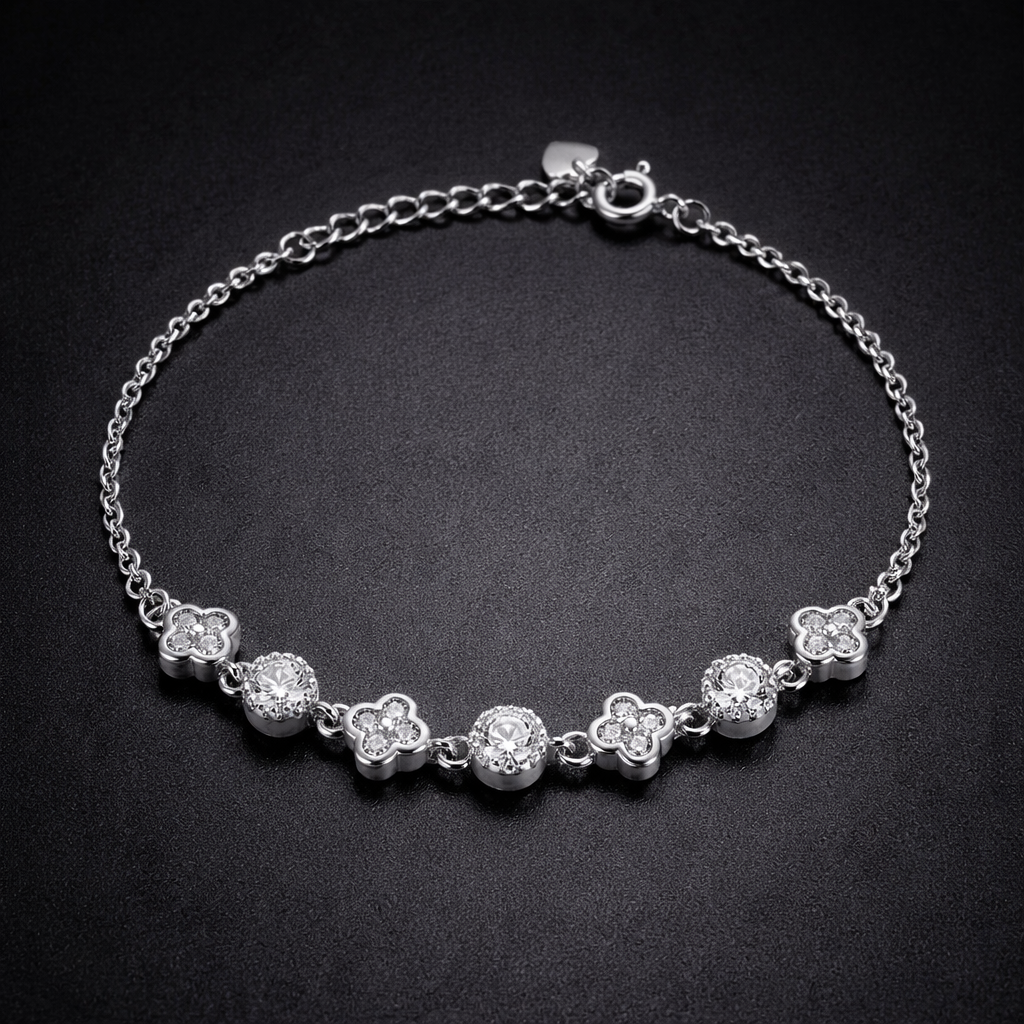 Minimal Link Loose 925 Silver Bracelet - Subtle enough for work, strong enough to be noticed.