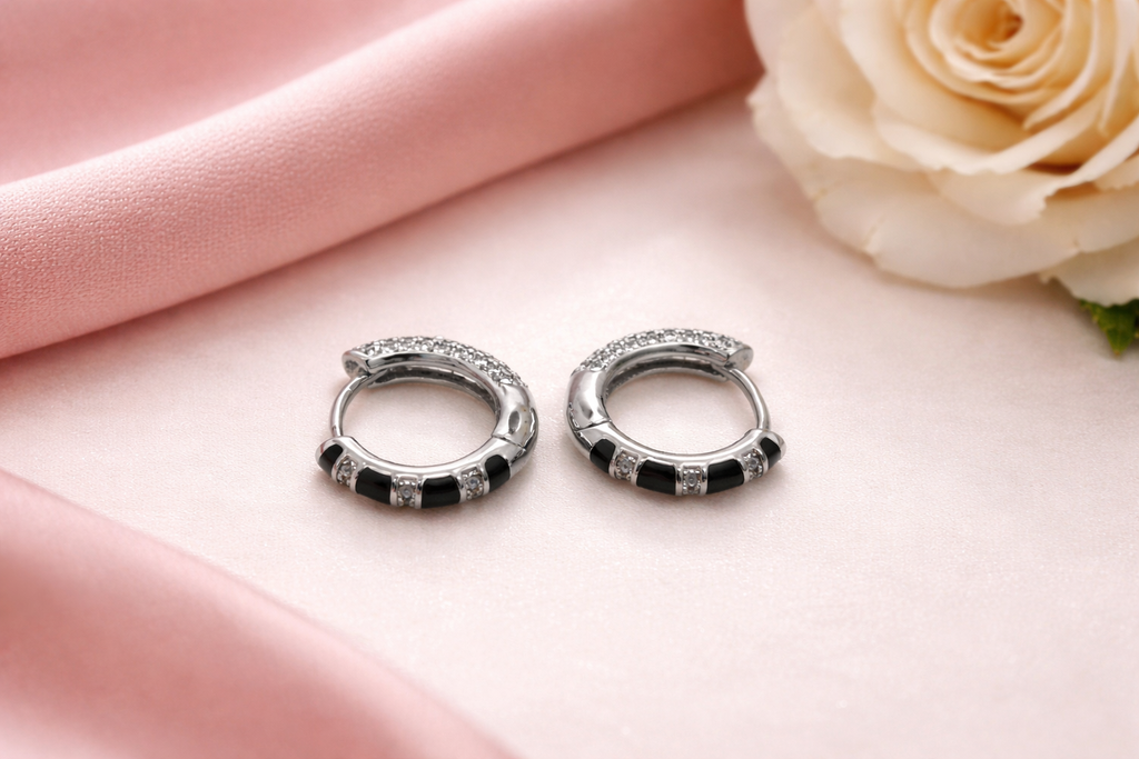 Modern 925 Silver Hoop Earring - Your everyday signature.