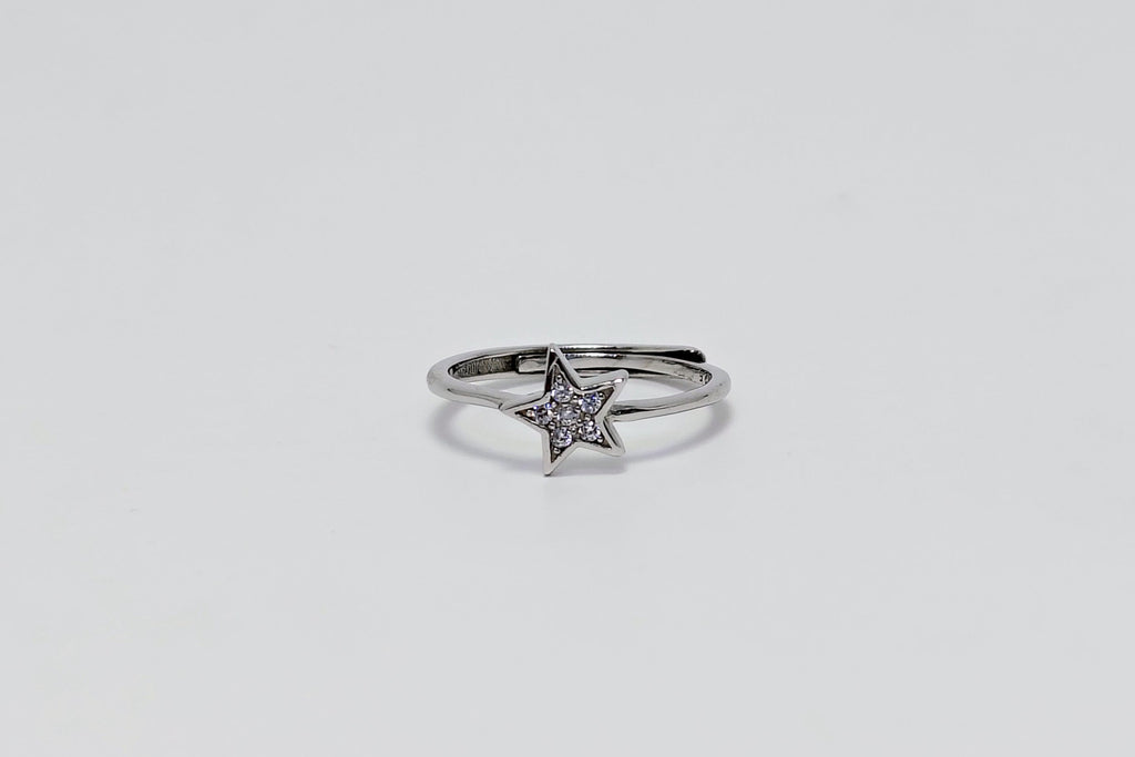 Silver ring with a diamond 