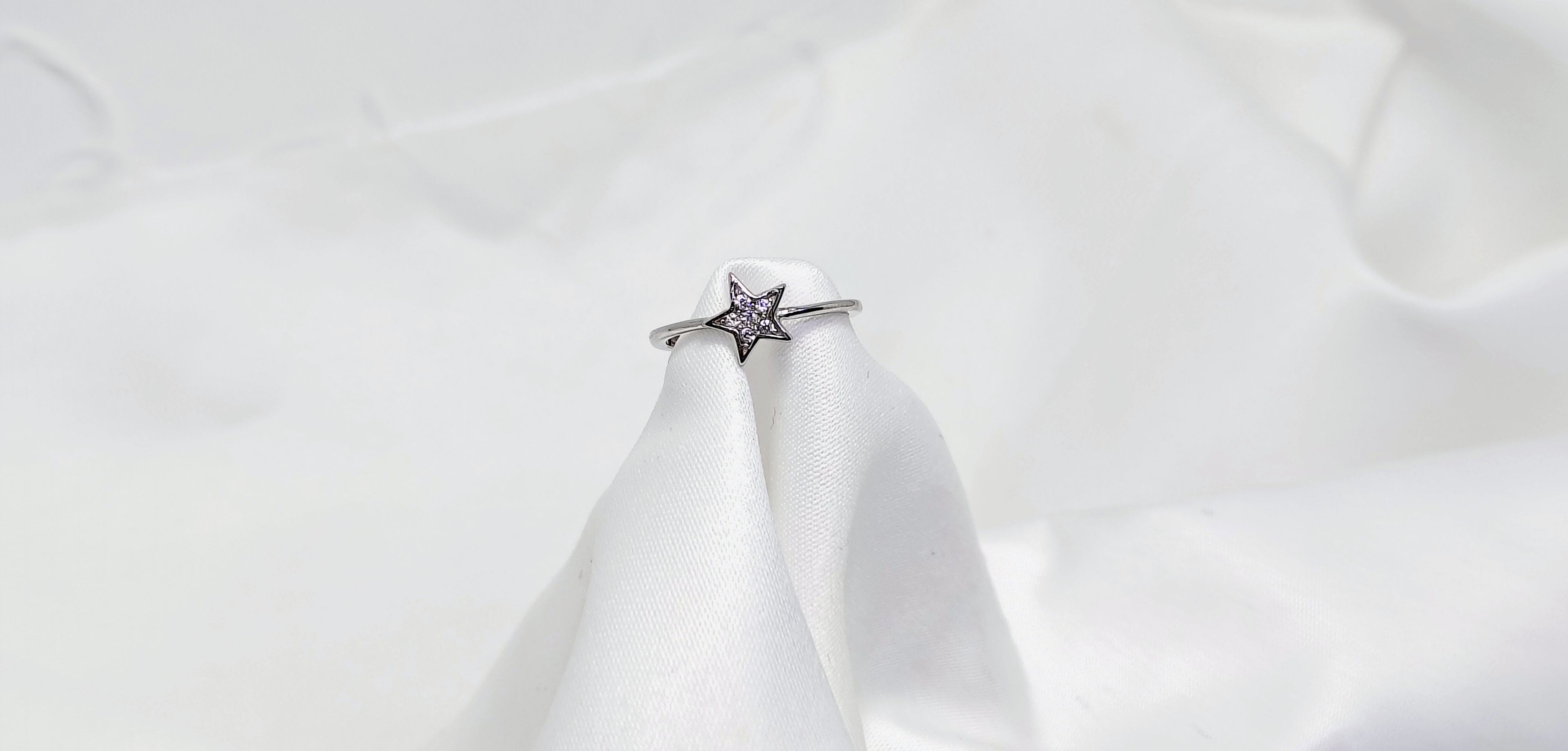 Twinkling 925 Silver Star Ring – Celestial Elegance