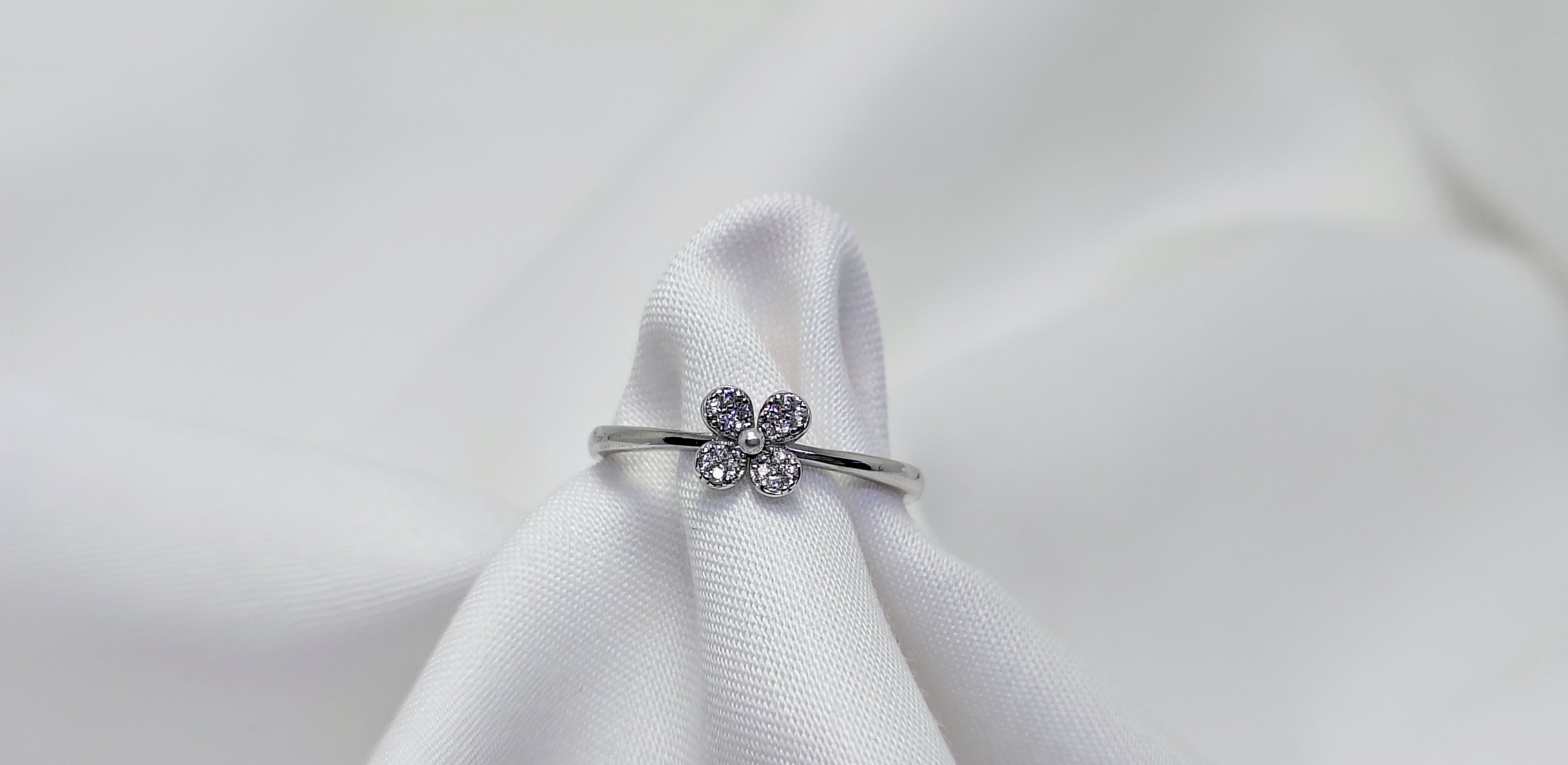 Magic Flower 925 Silver Ring - Lightweight enough for long celebrations.