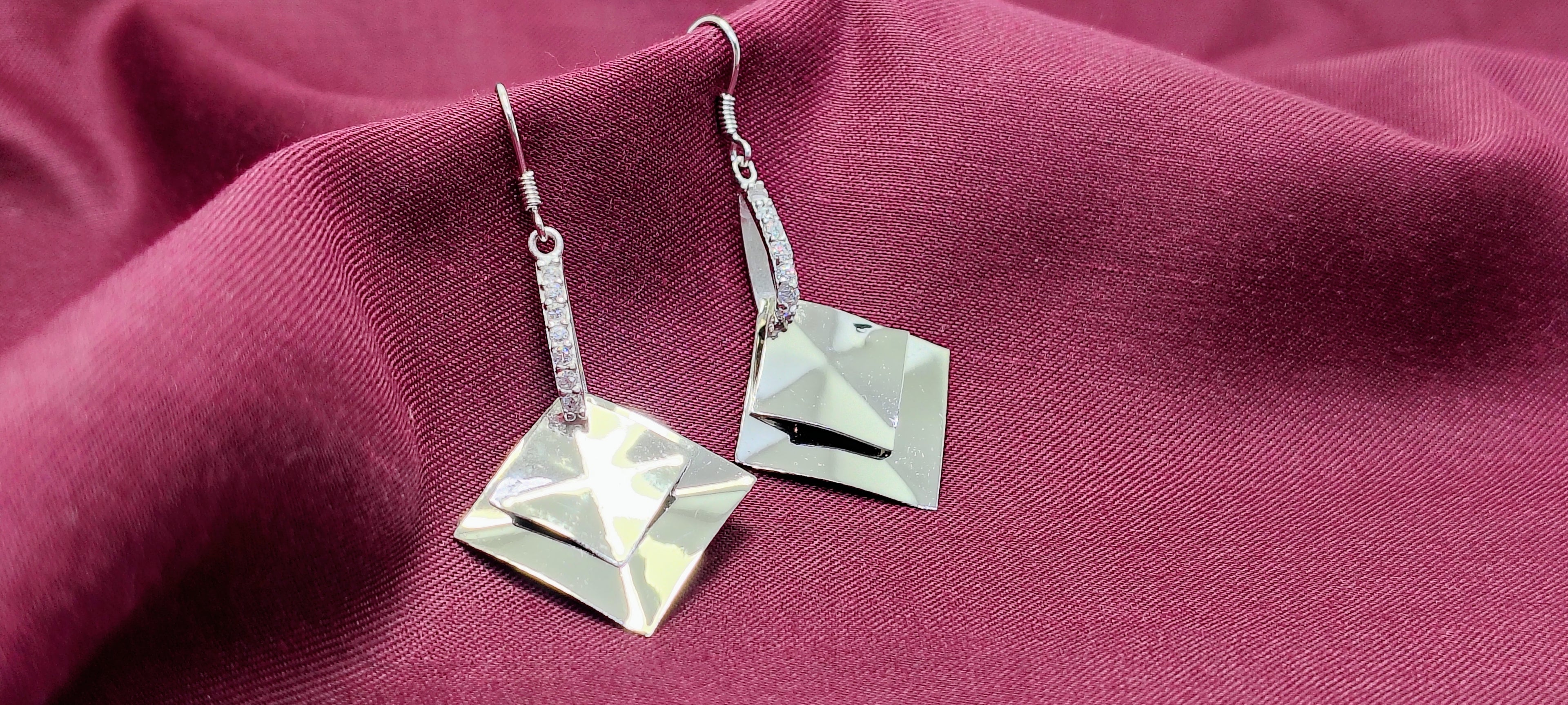 Modern Classic 925 Silver Earring - Because confidence deserves sparkle.