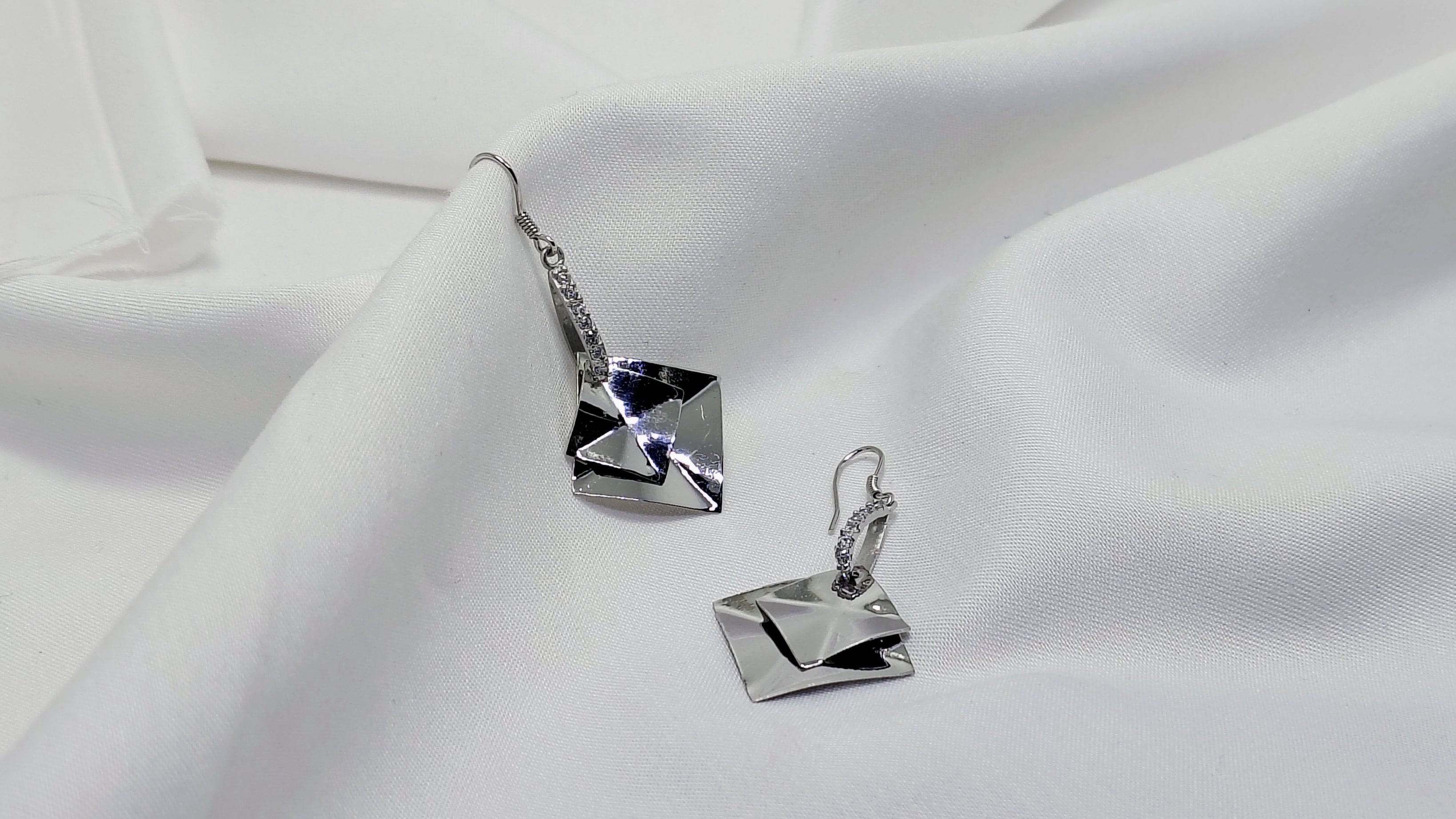 Modern Classic 925 Silver Earring - Because confidence deserves sparkle.
