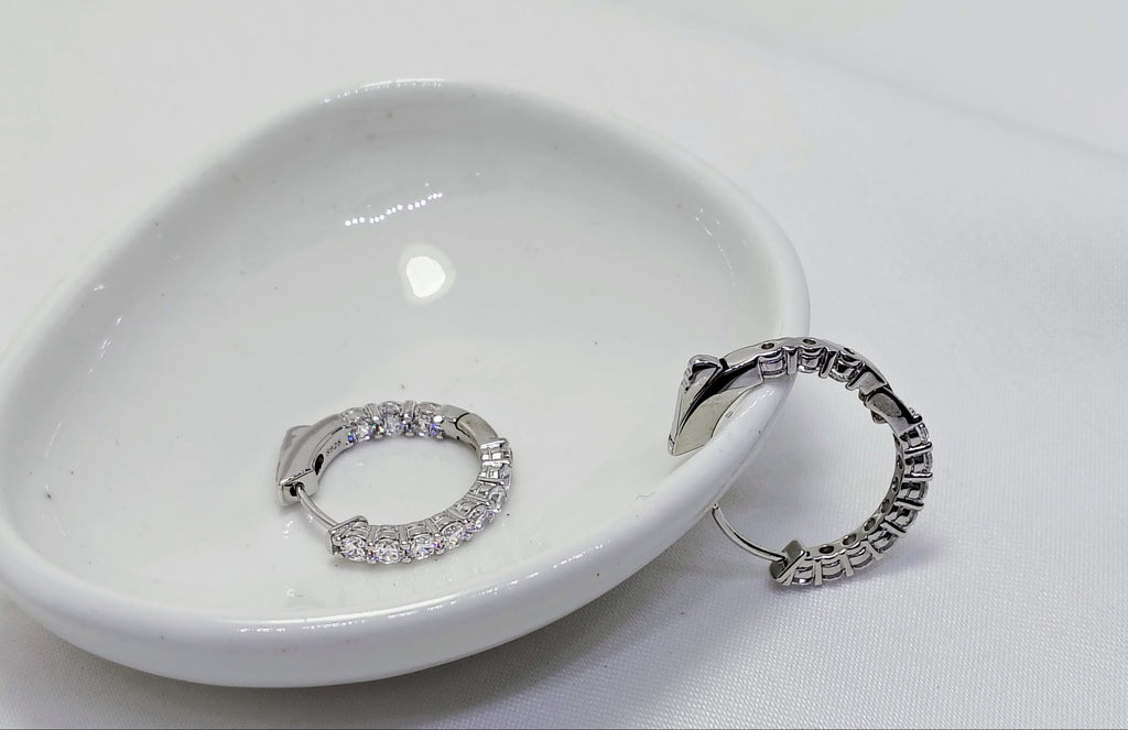 Minimalist Round 925 Silver Earrings - Because confidence deserves sparkle.