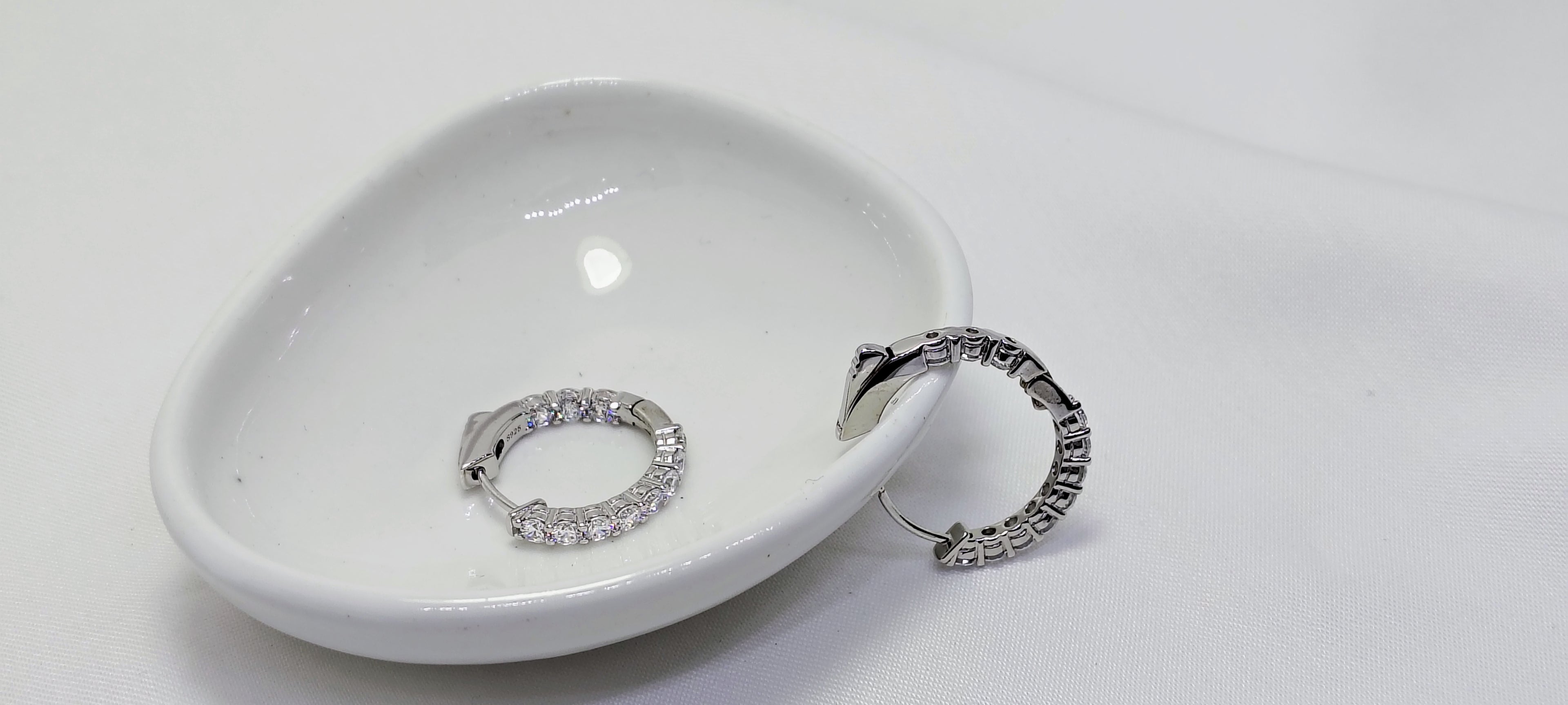 Minimalist Round 925 Silver Earrings - Because confidence deserves sparkle.