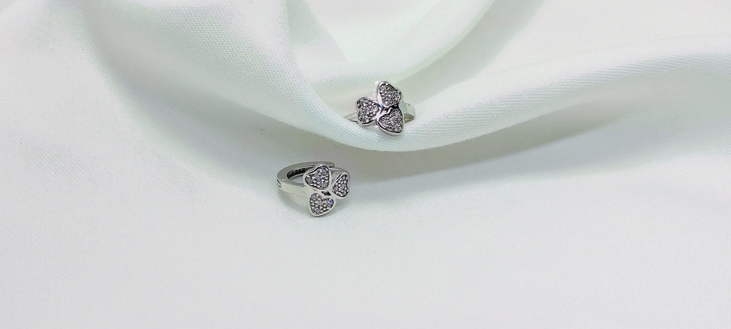 Simple Luxury Round heart Silver Earrings - Power looks effortless on you.