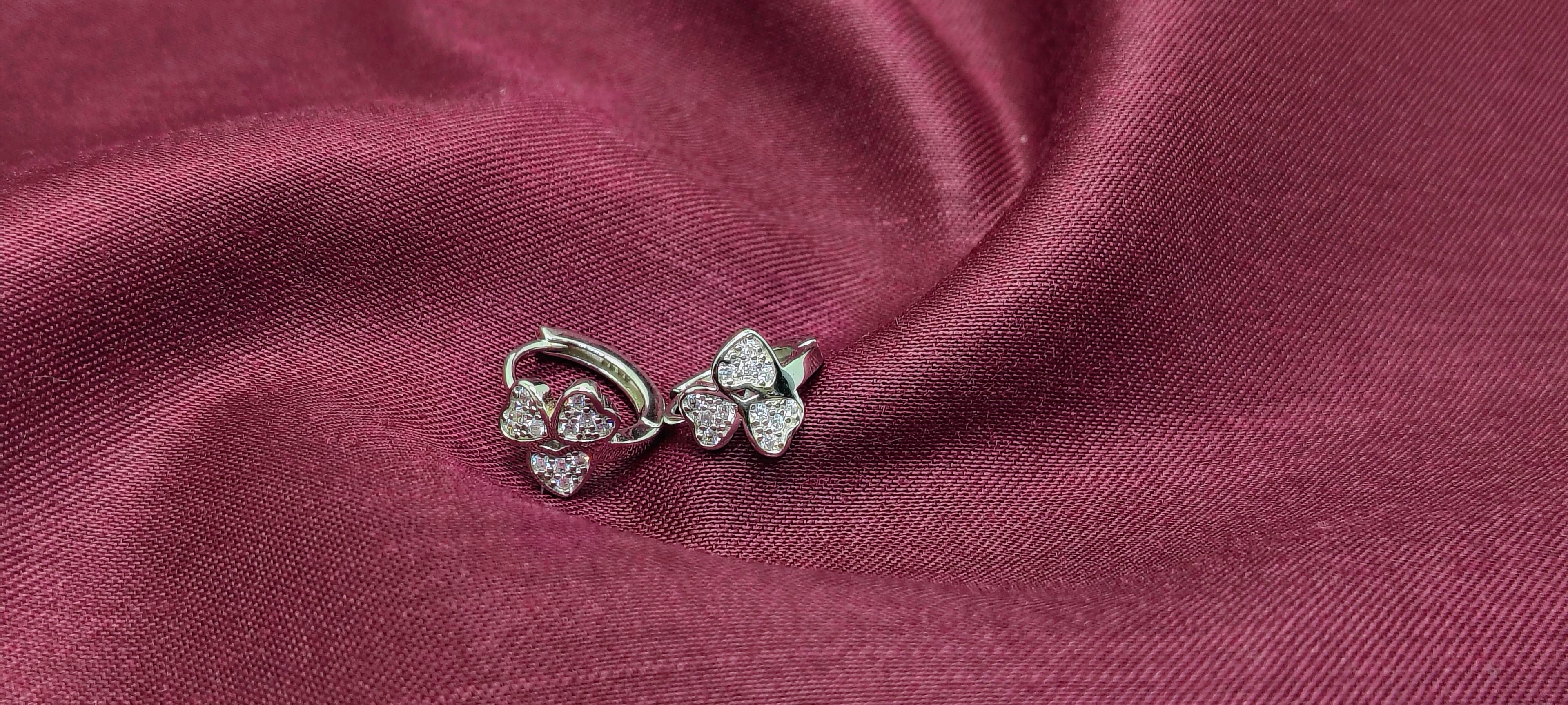 Simple Luxury Round heart Silver Earrings - Power looks effortless on you.