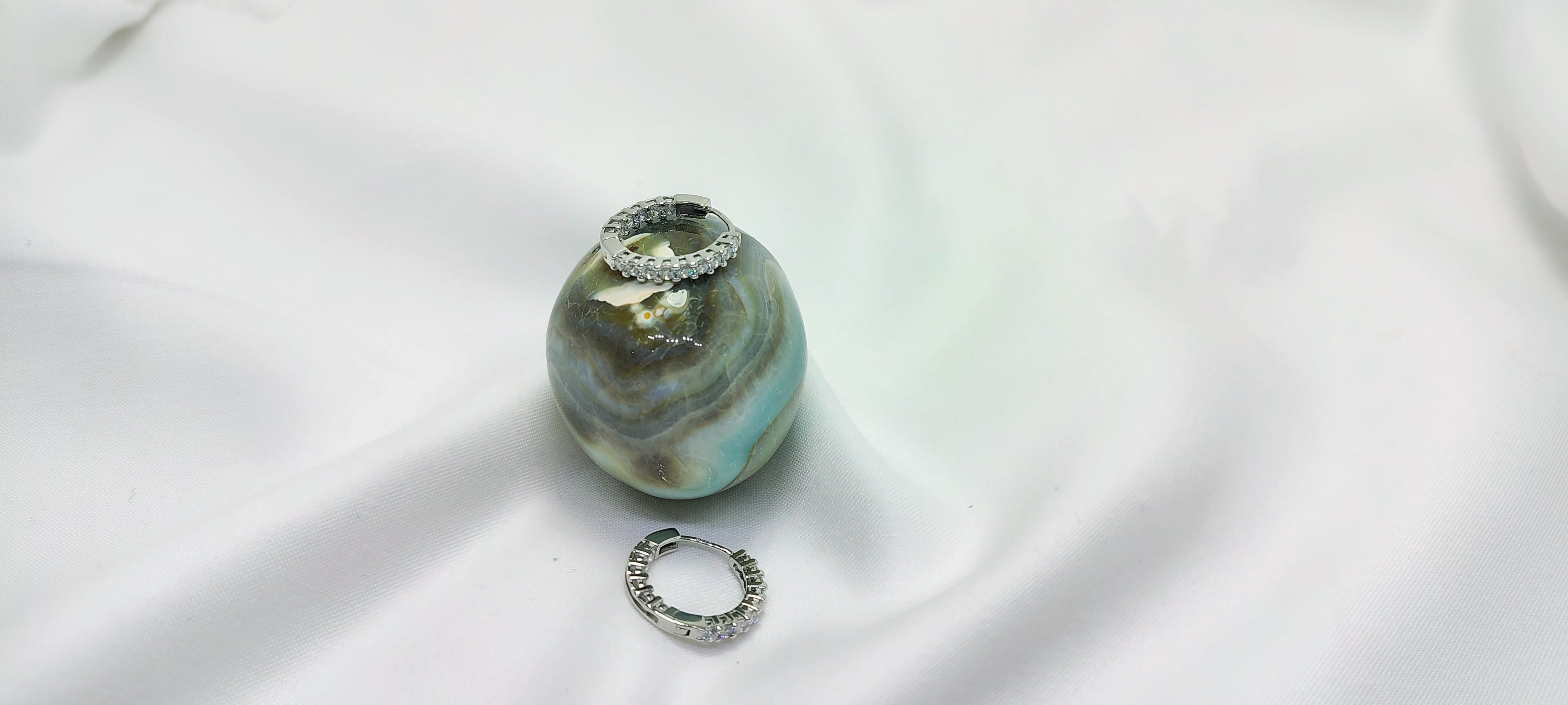 Luxury earring silver at low price