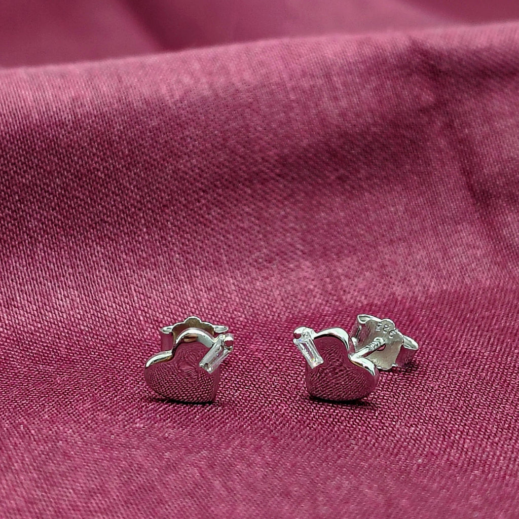 Elegant Heart Stud Earrings in 925 Silver - Designed to catch the light — and the attention.