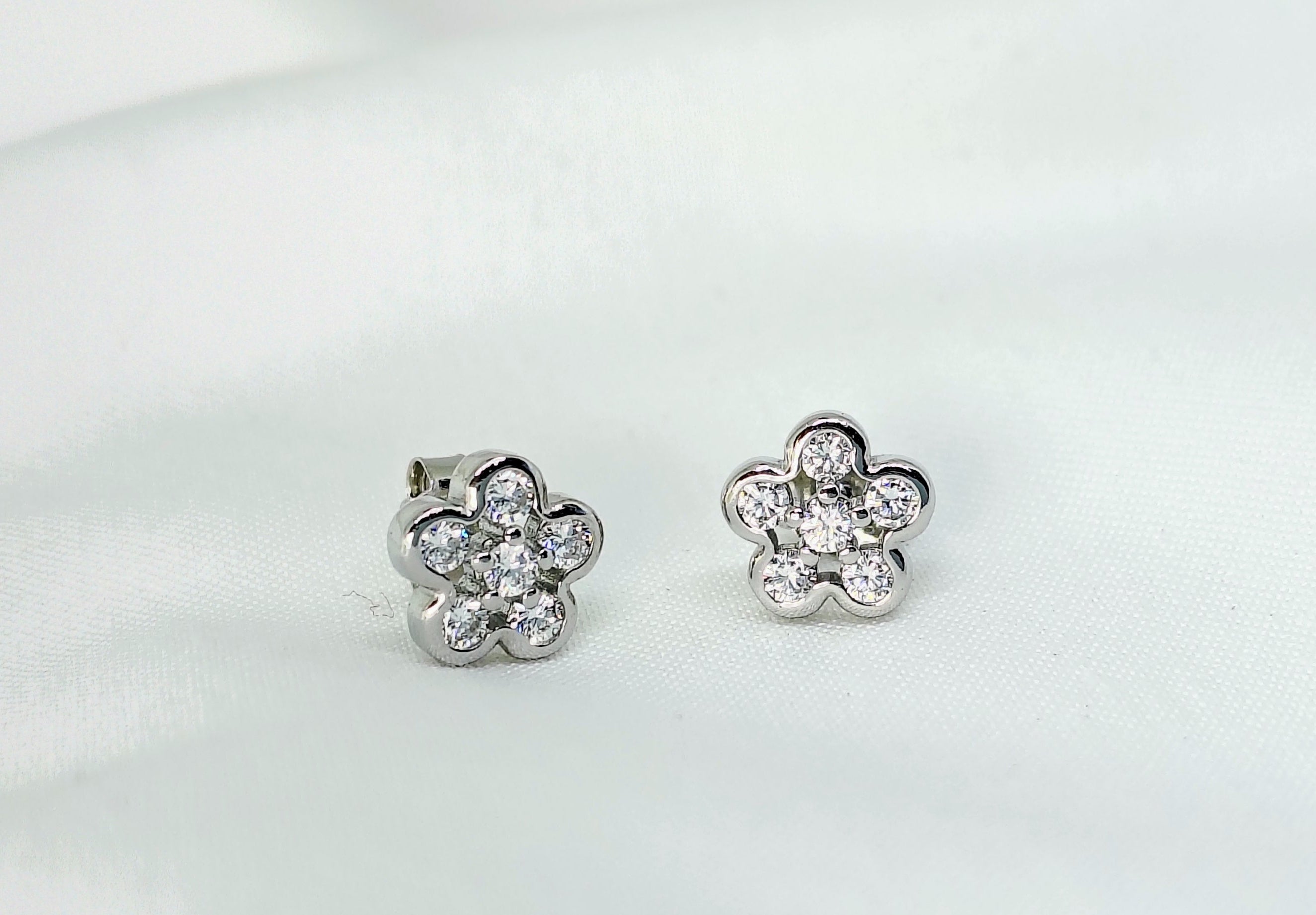 Modern Classic Stud Earrings in Silver - For nights you’ll remember.