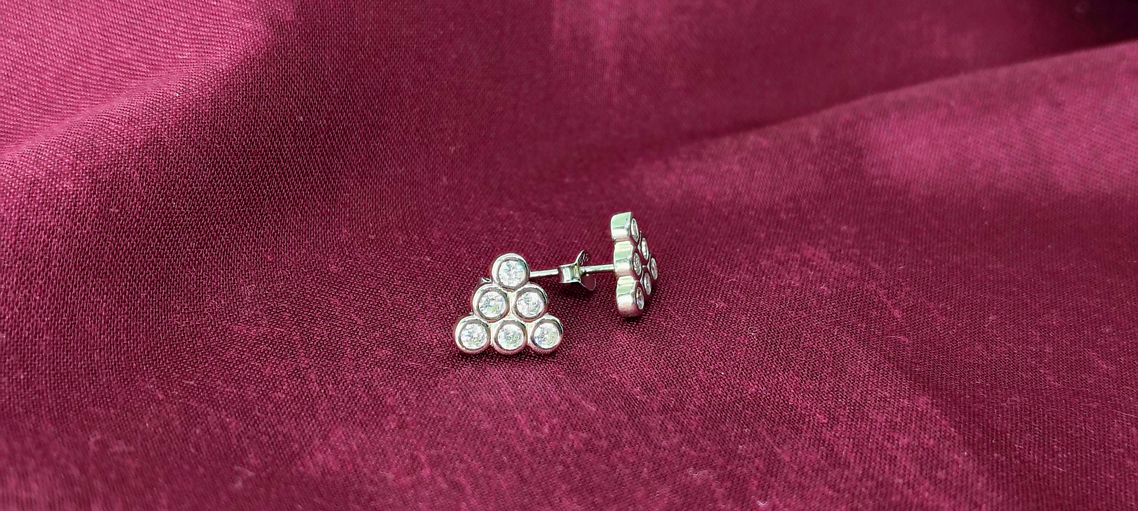 Triangle Shape 925 Silver Stud - Designed to frame your face when every eye turns.