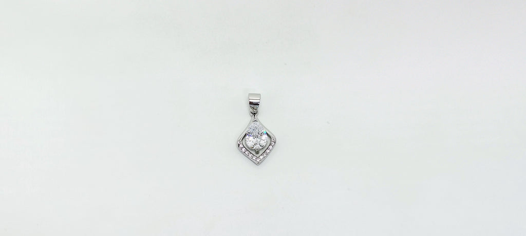 Heart-shaped silver pendant 