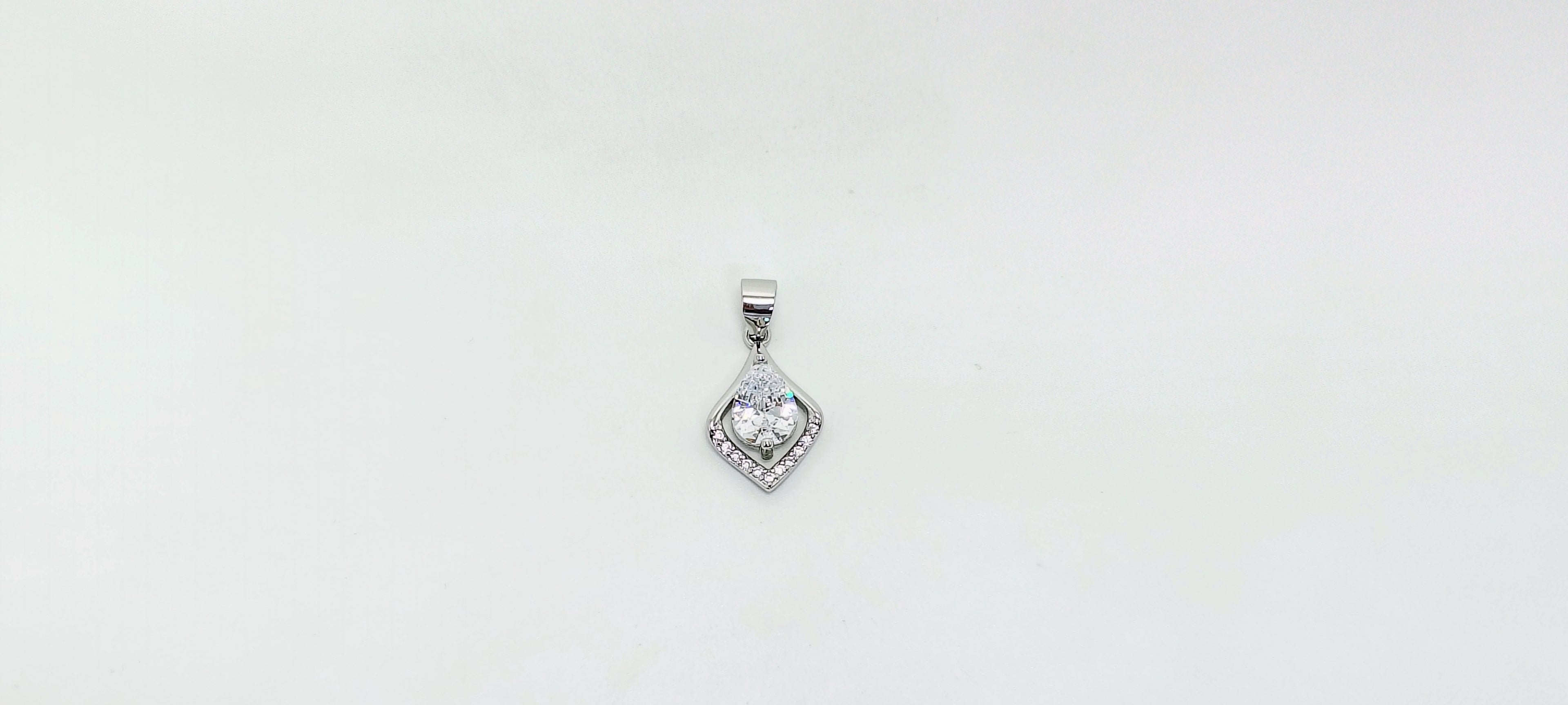 Heart-shaped silver pendant 