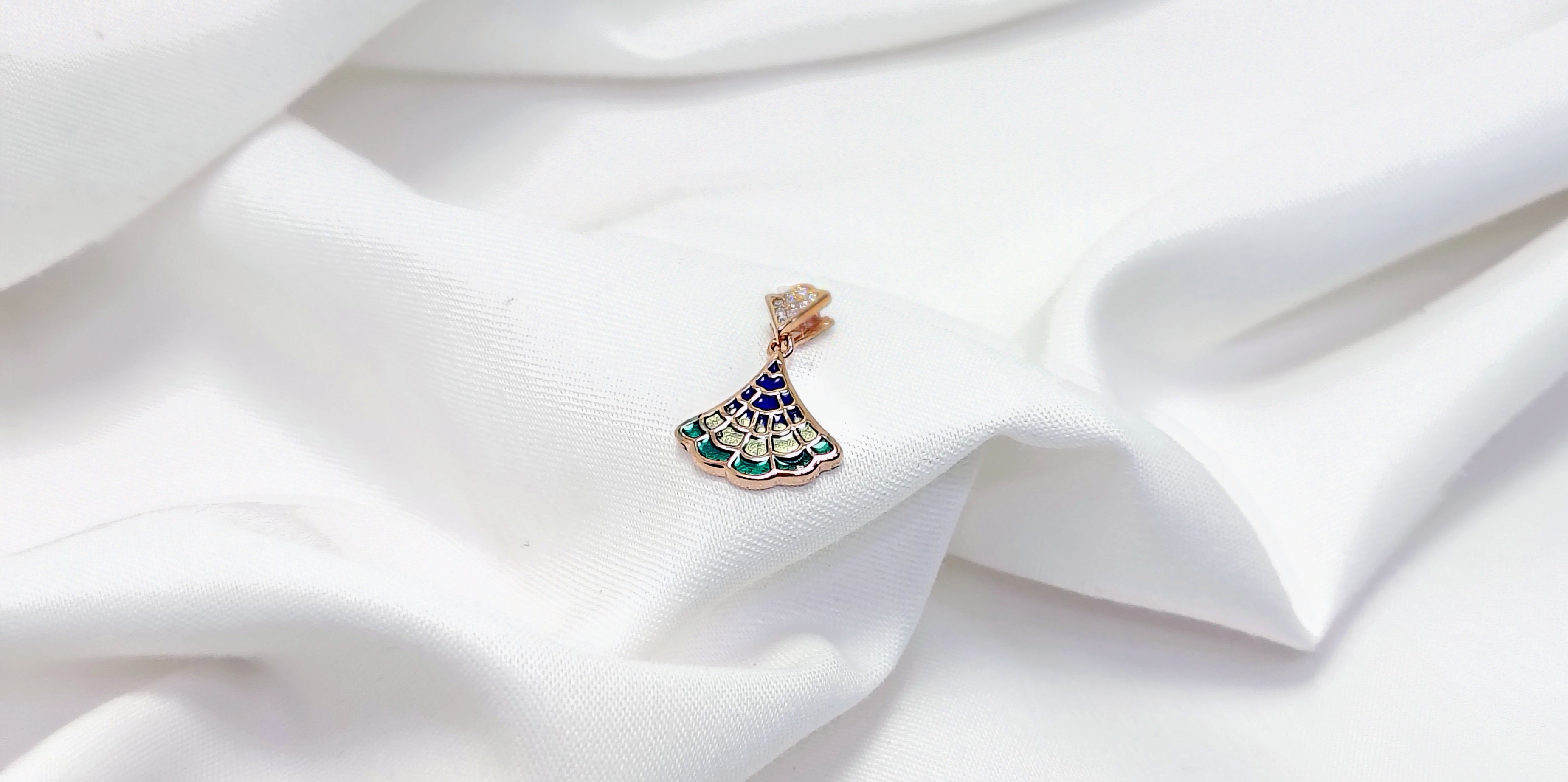 Essential Rose Gold 925 Silver Pendant - A little sparkle for everything you’ve achieved.