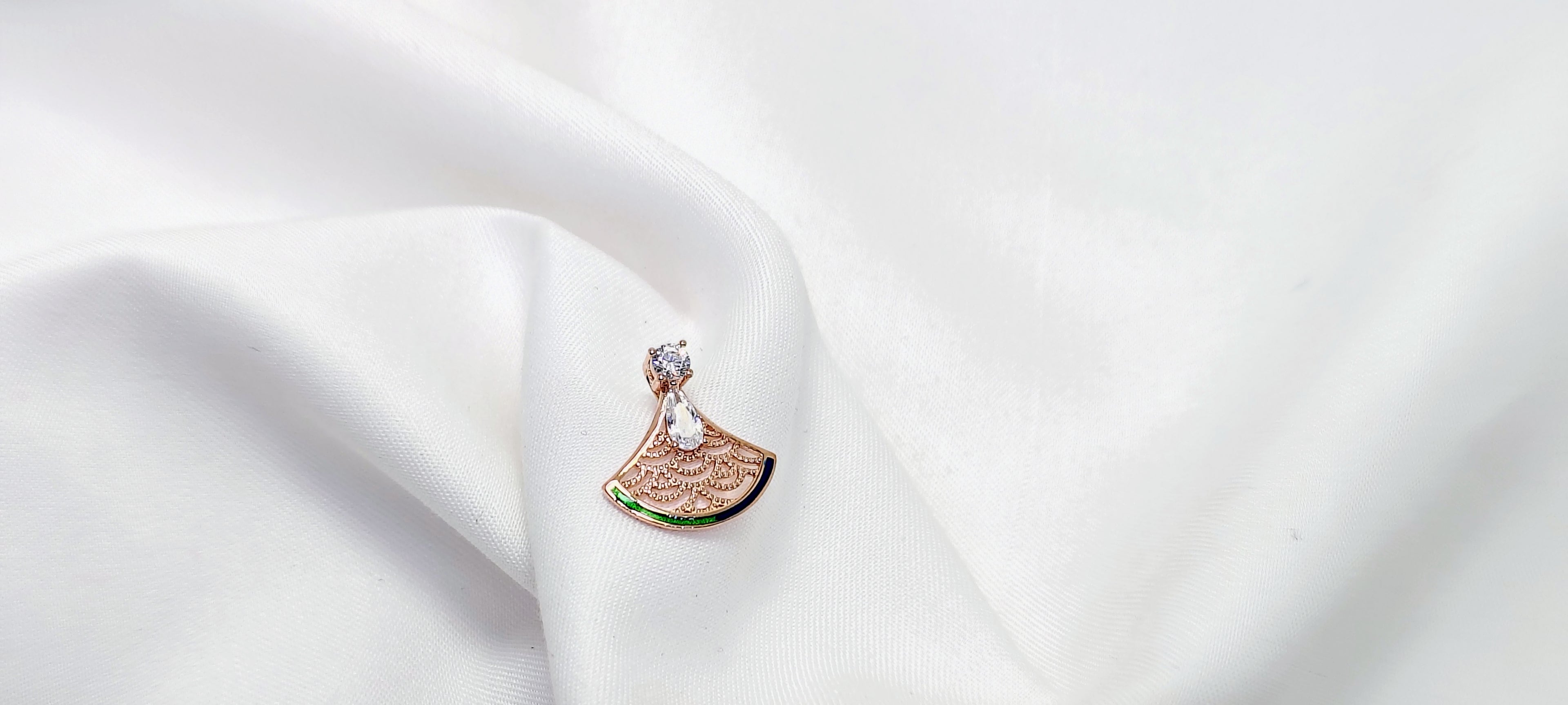 Luxury Rose Gold 925 Silver Pendant - Put these on. Feel different.