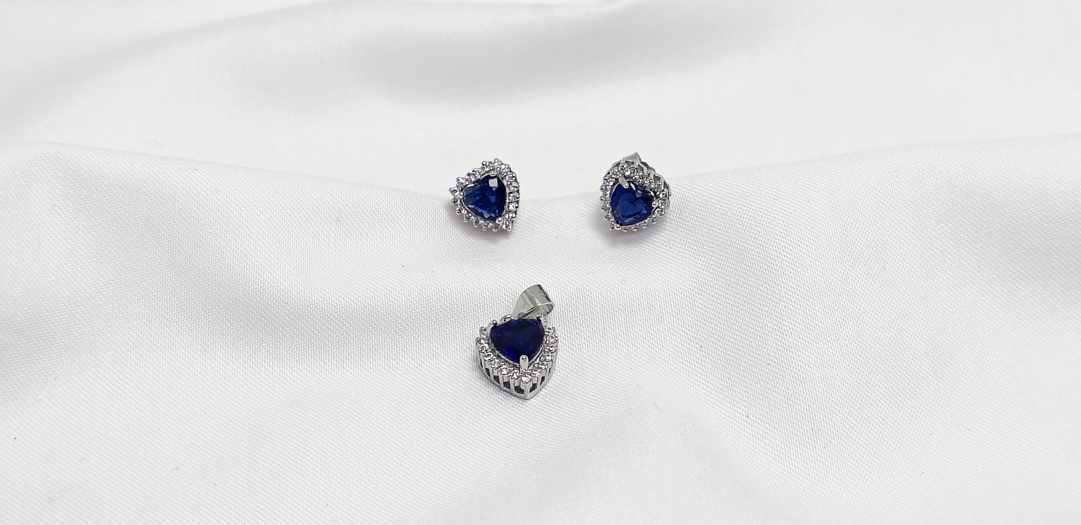 Luxury Finish Blue Heart Diamond Silver Pendant Set - Made for everyday confidence.