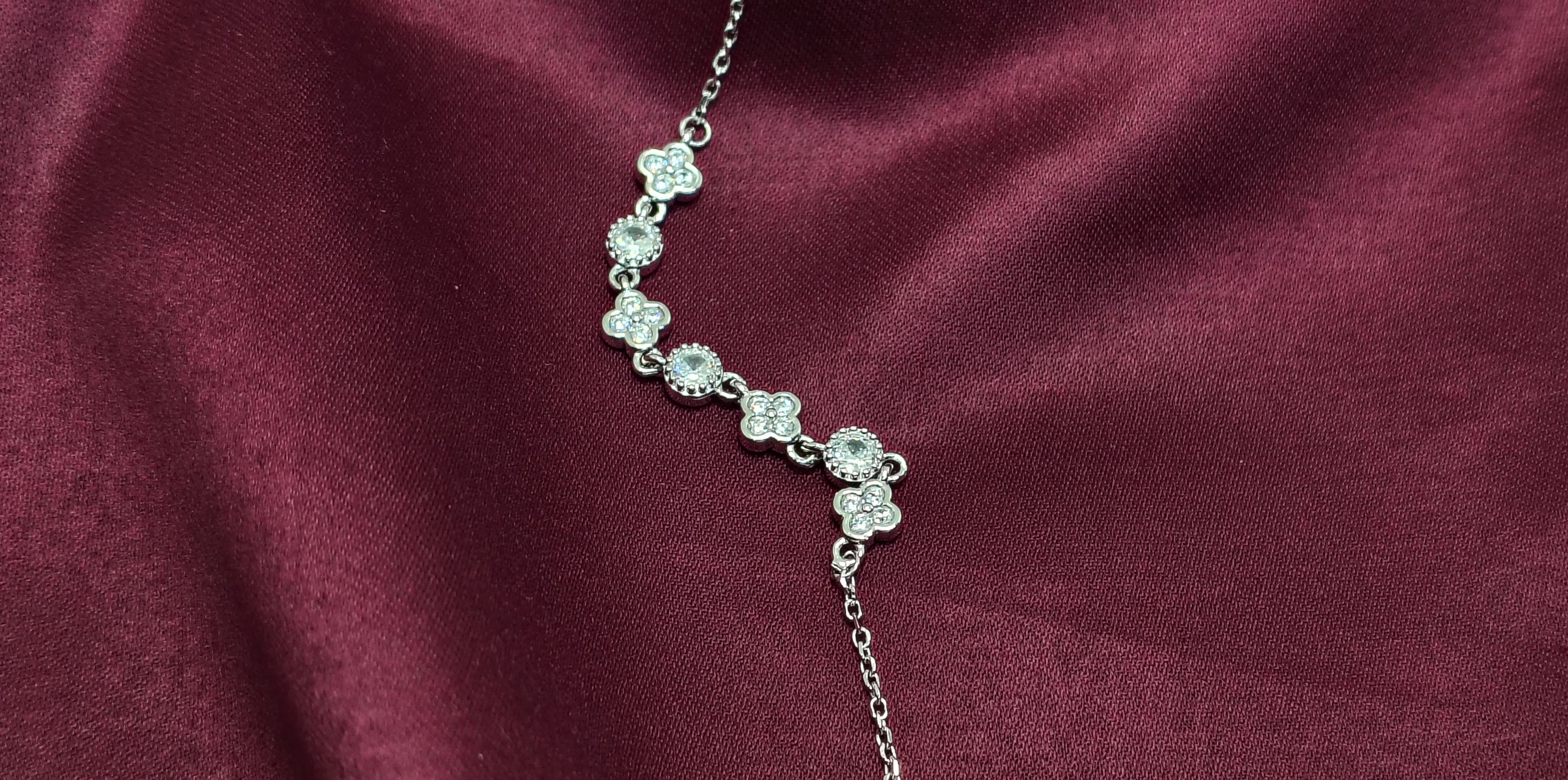 Minimal Link Loose 925 Silver Bracelet - Subtle enough for work, strong enough to be noticed.