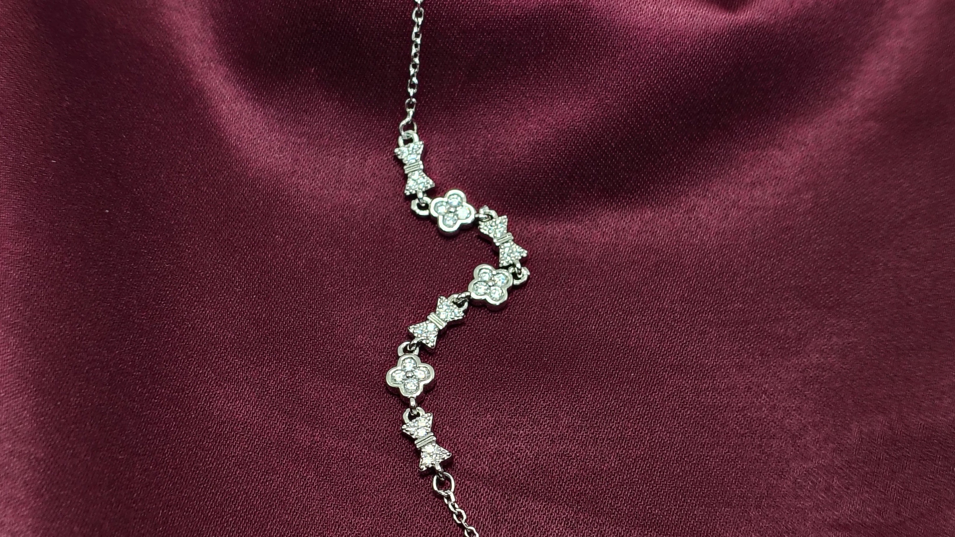 Subtle Charm Loose 925 Silver Bracelet - Everyday silver for ambitious women.