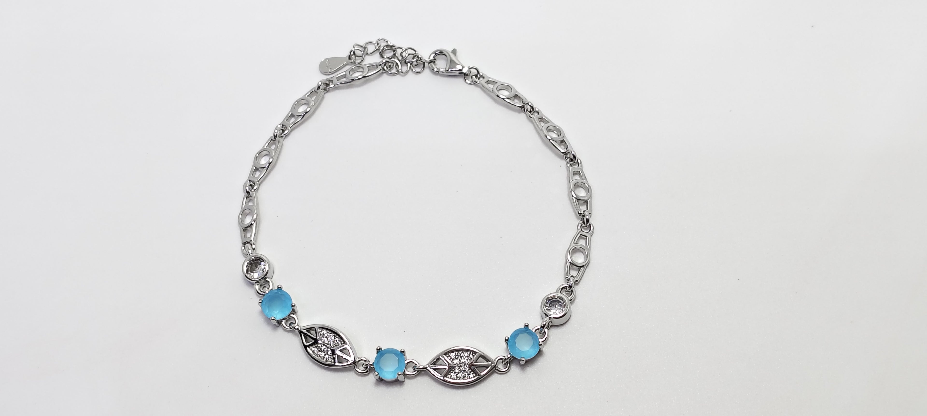 Ocean Mist Adjustable 925 Silver Bracelet - Jewellery for women who lead.