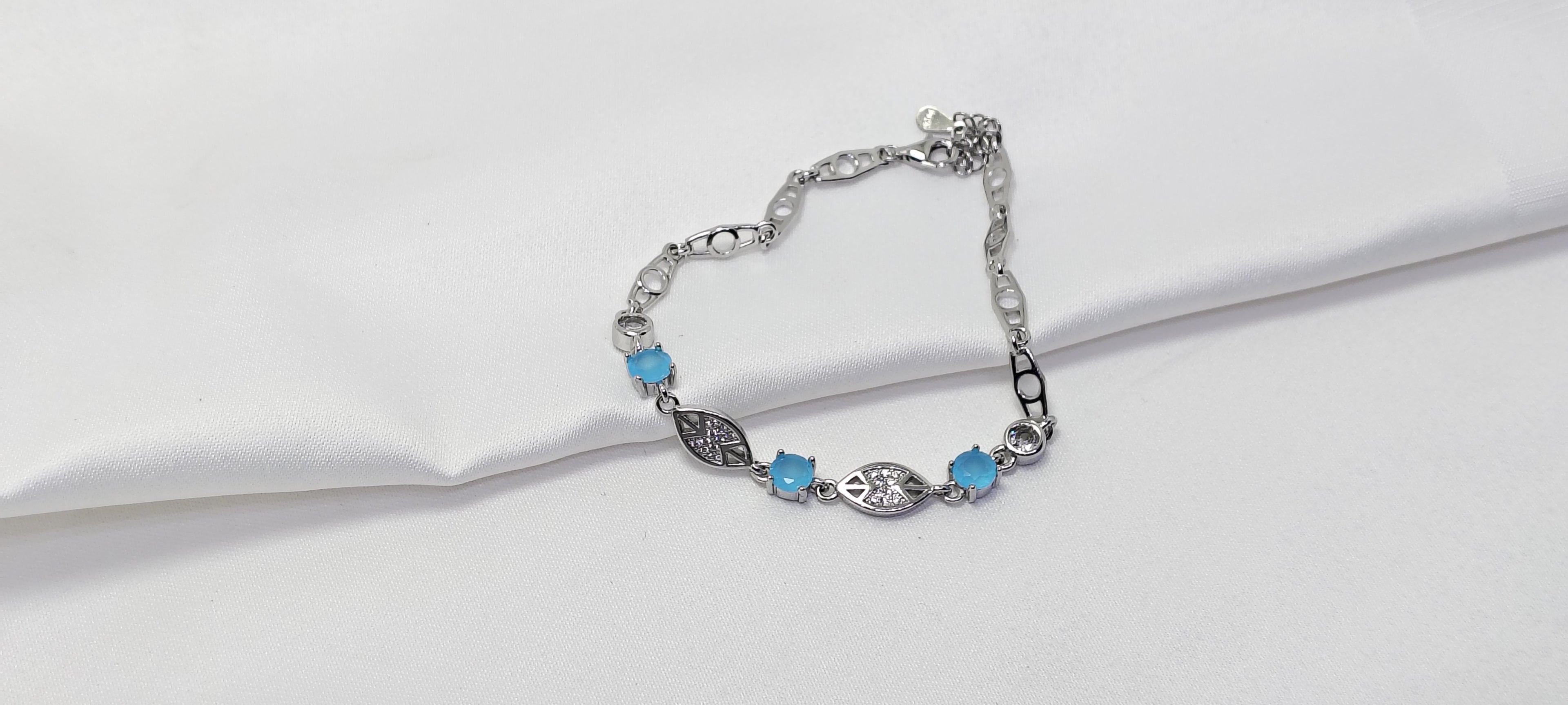 Ocean Mist Adjustable 925 Silver Bracelet - Jewellery for women who lead.