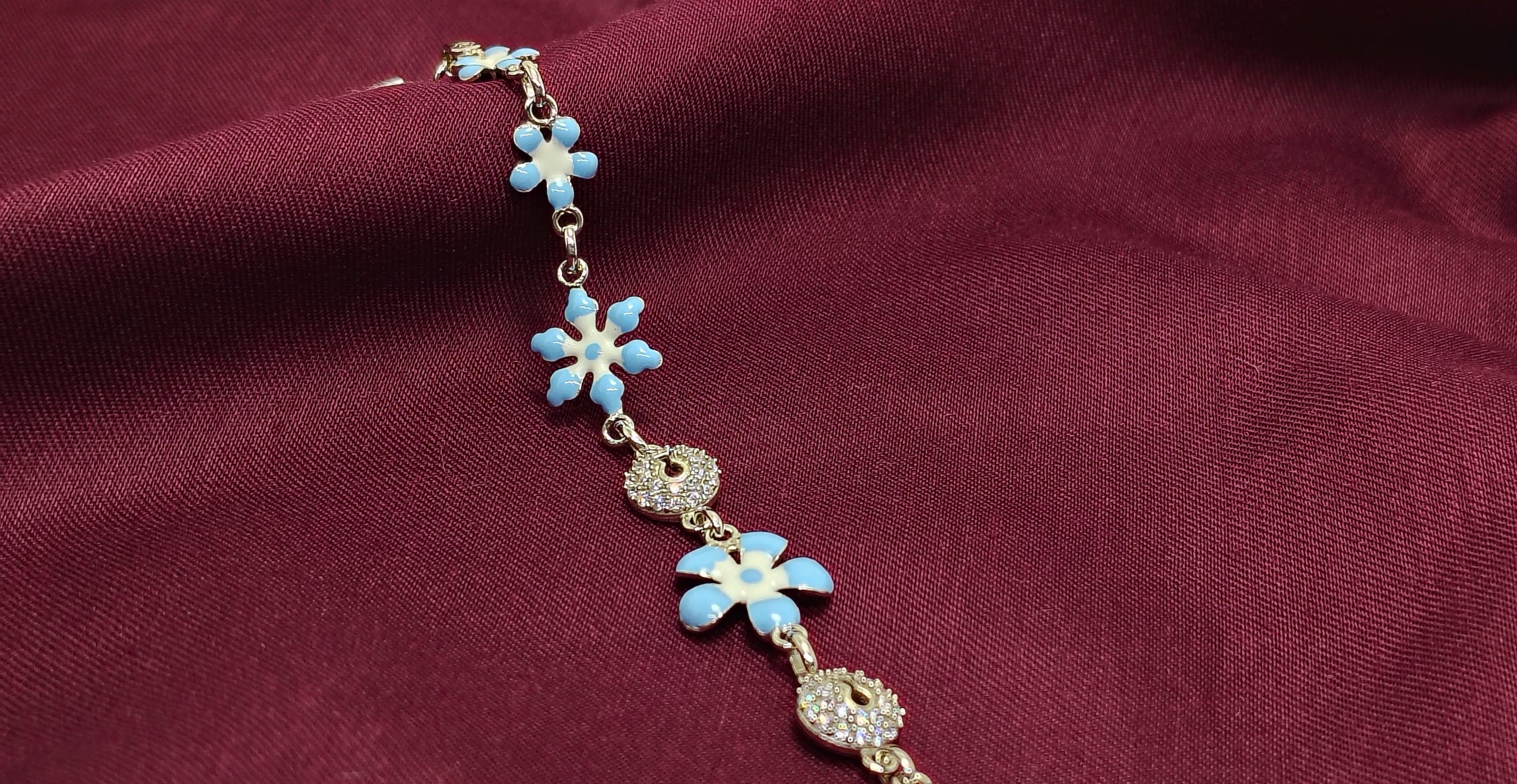 Minimalist 925 Silver Bracelet - For women who don’t wait — they build.