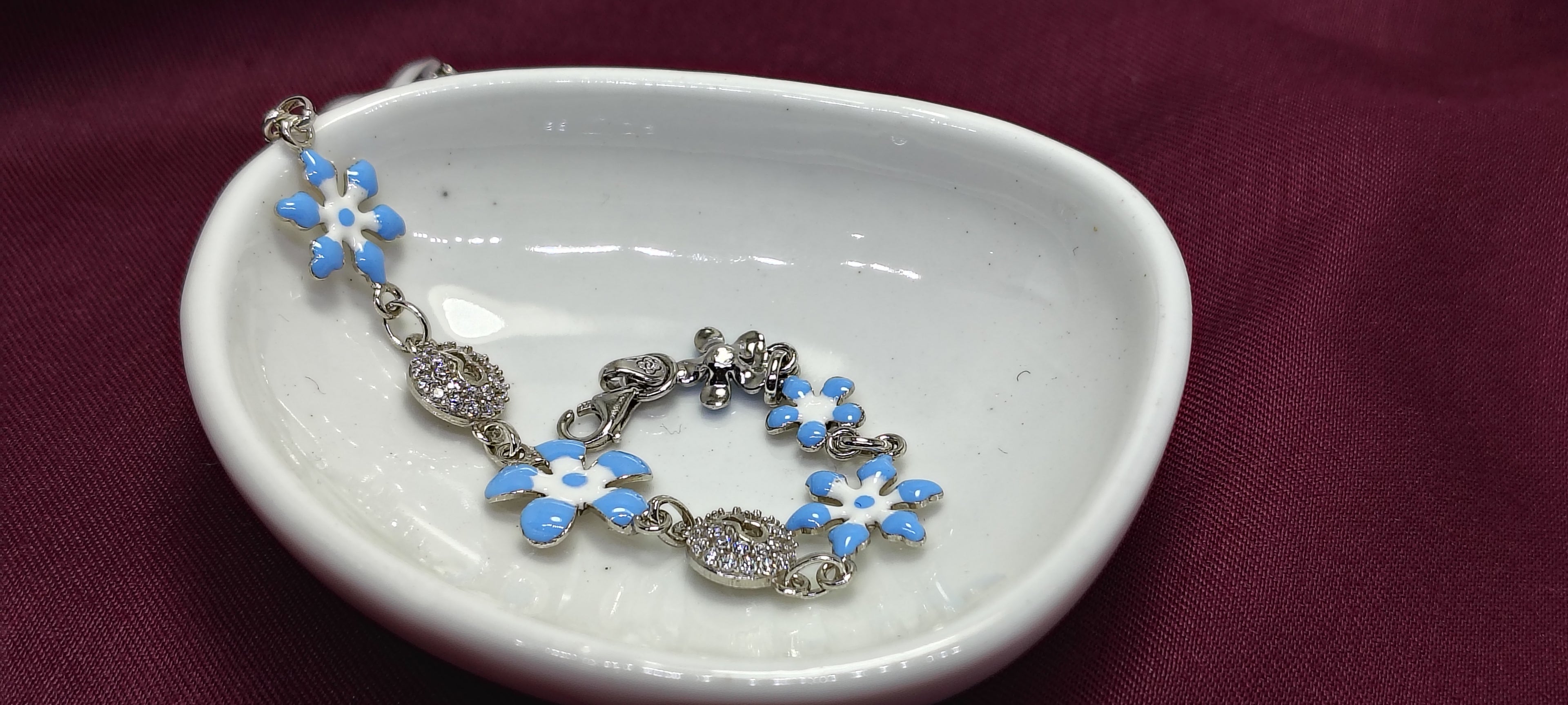 Minimalist 925 Silver Bracelet - For women who don’t wait — they build.