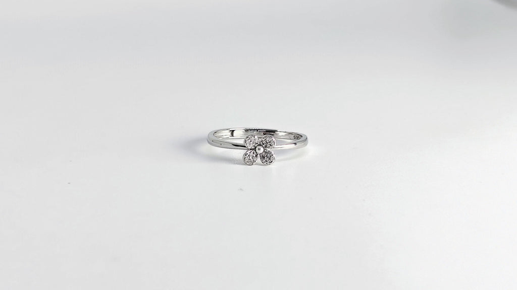 Magic Flower 925 Silver Ring - Lightweight enough for long celebrations.