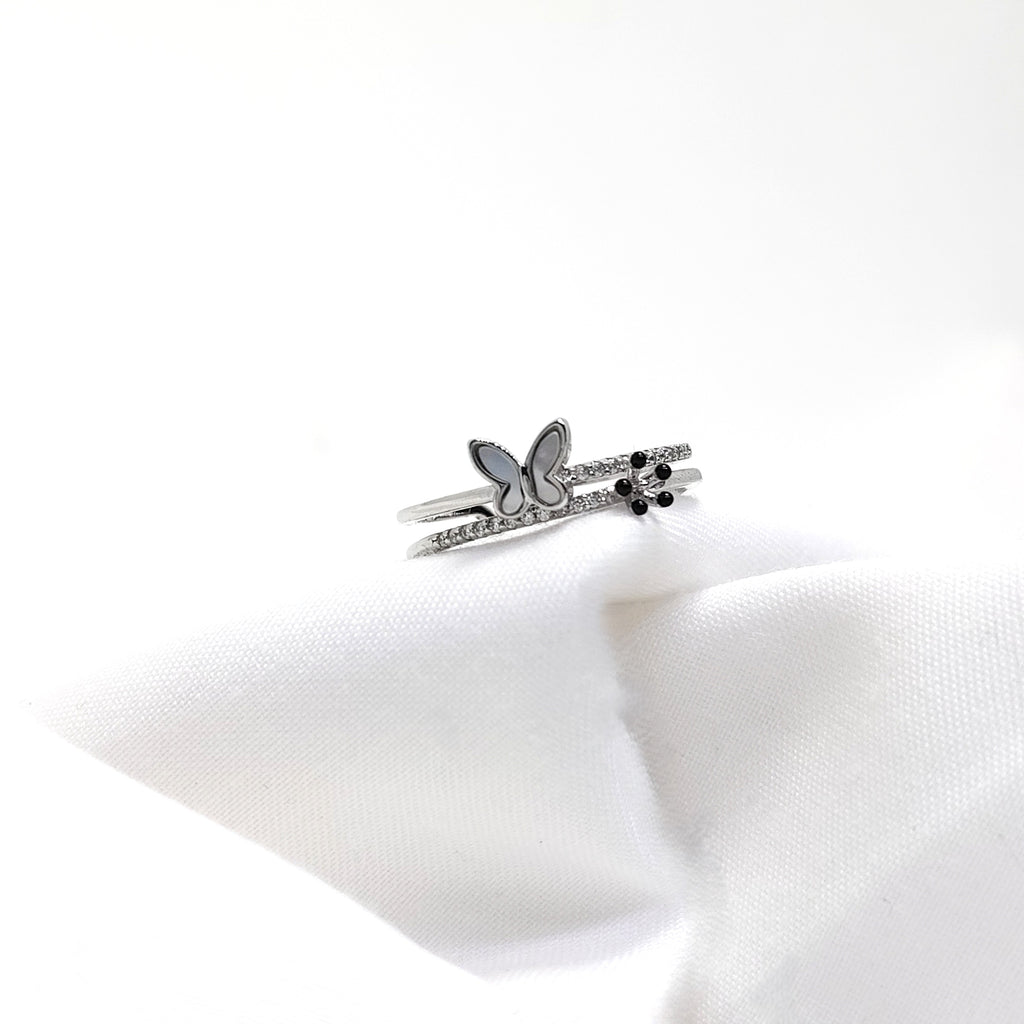 Whimsical Adjustable Butterfly Ring in Sterling Silver – Delicate Nature-Inspired Jewelry