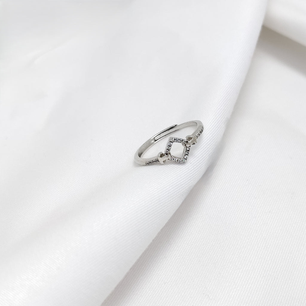 Luxury 925 Sterling Silver Ring – Adjustable Minimal Designer Ring | Premium Everyday Jewelry