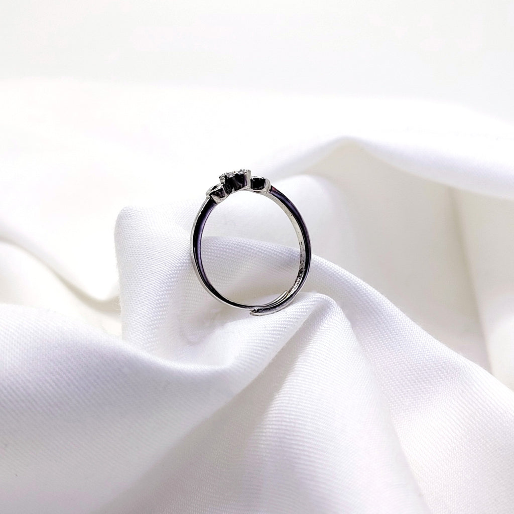 Interlocking Circle Silver Ring
