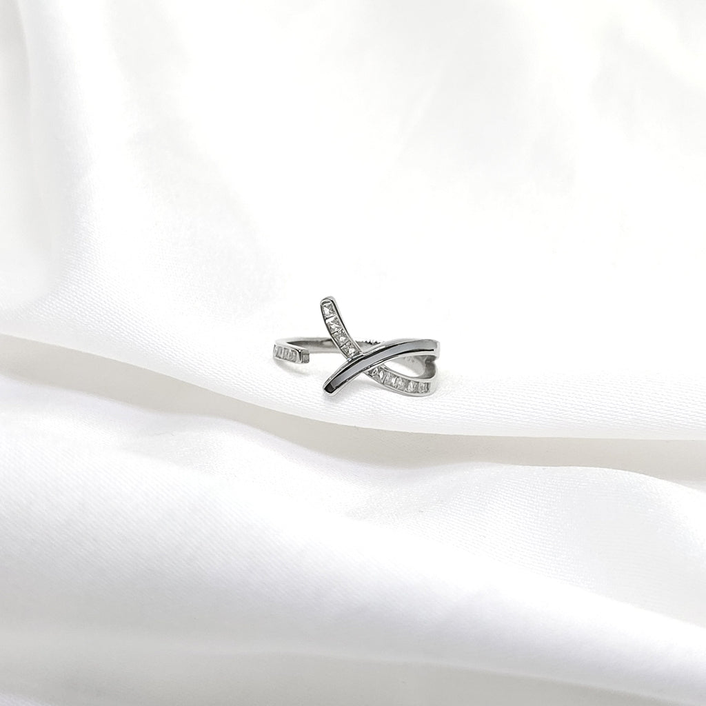 Minimal Twist 925 Silver Ring – Textured Design Ring for Daily Styling