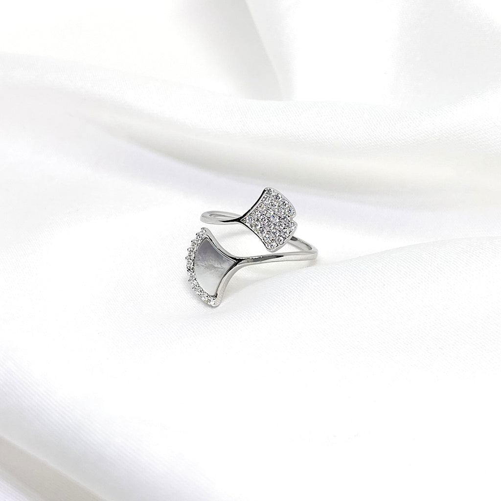 Cross Line 925 Silver Ring – Sleek Criss-Cross Ring for Daily Style