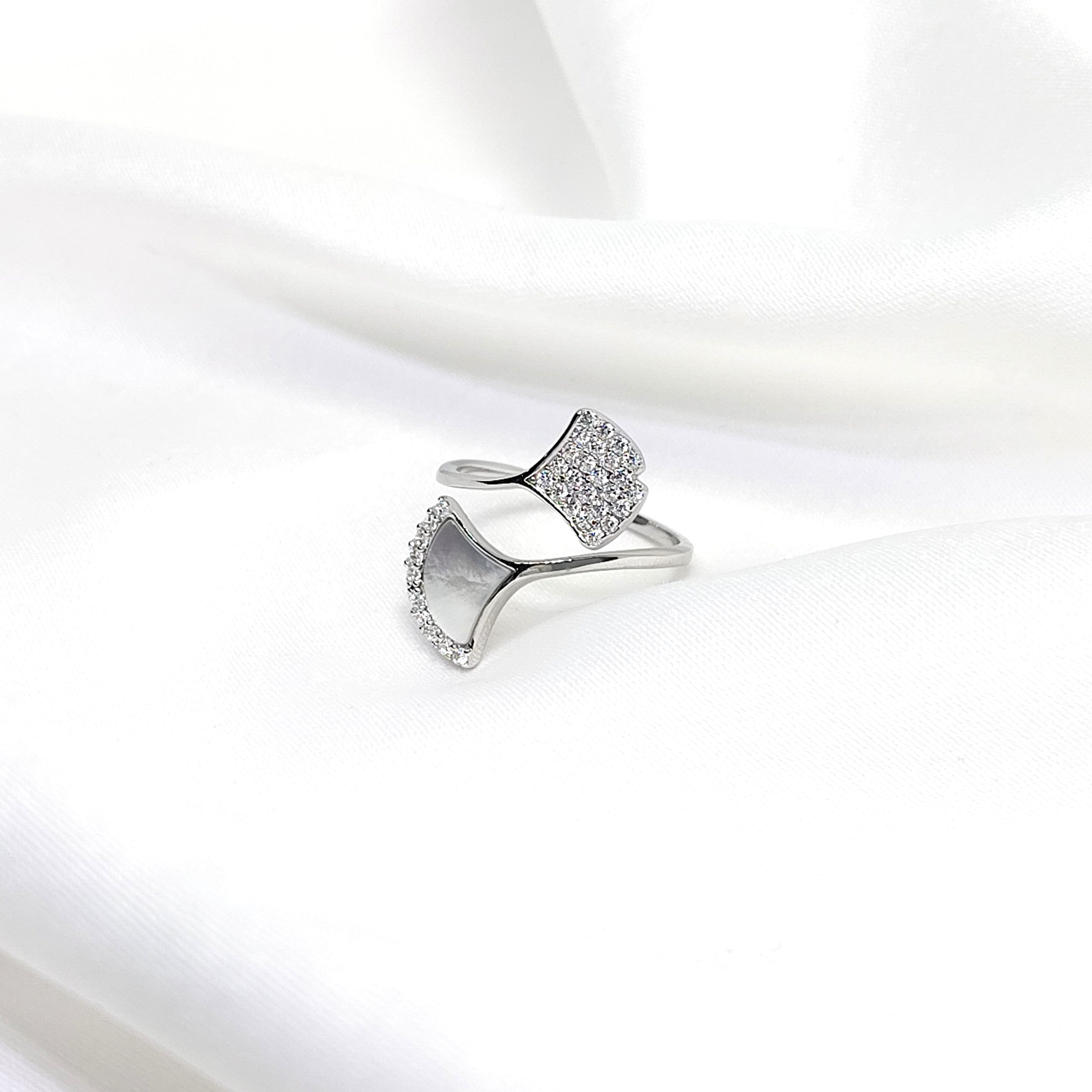 Cross Line 925 Silver Ring – Sleek Criss-Cross Ring for Daily Style