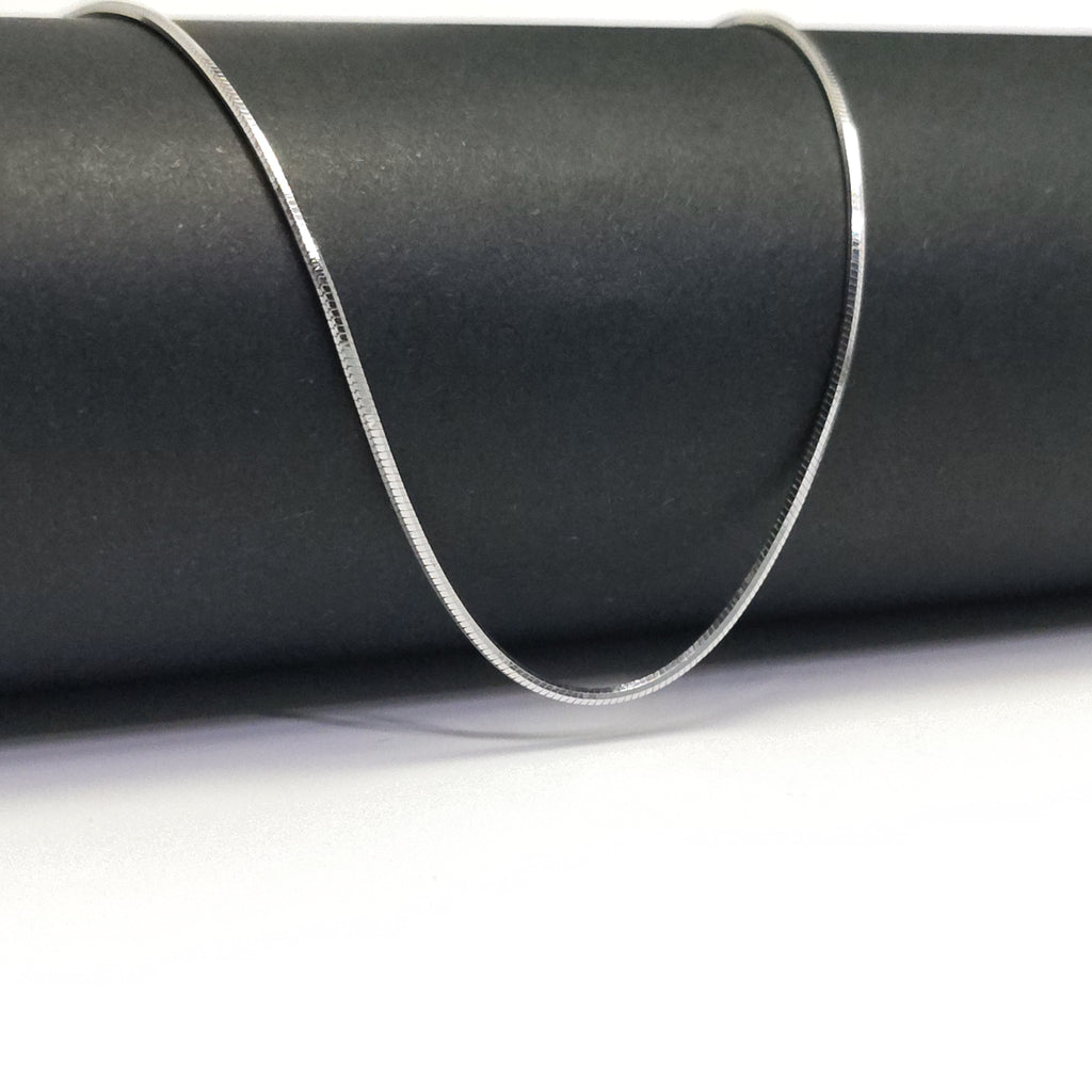 925 Silver Smooth Finish Chain – Refined Statement Piece