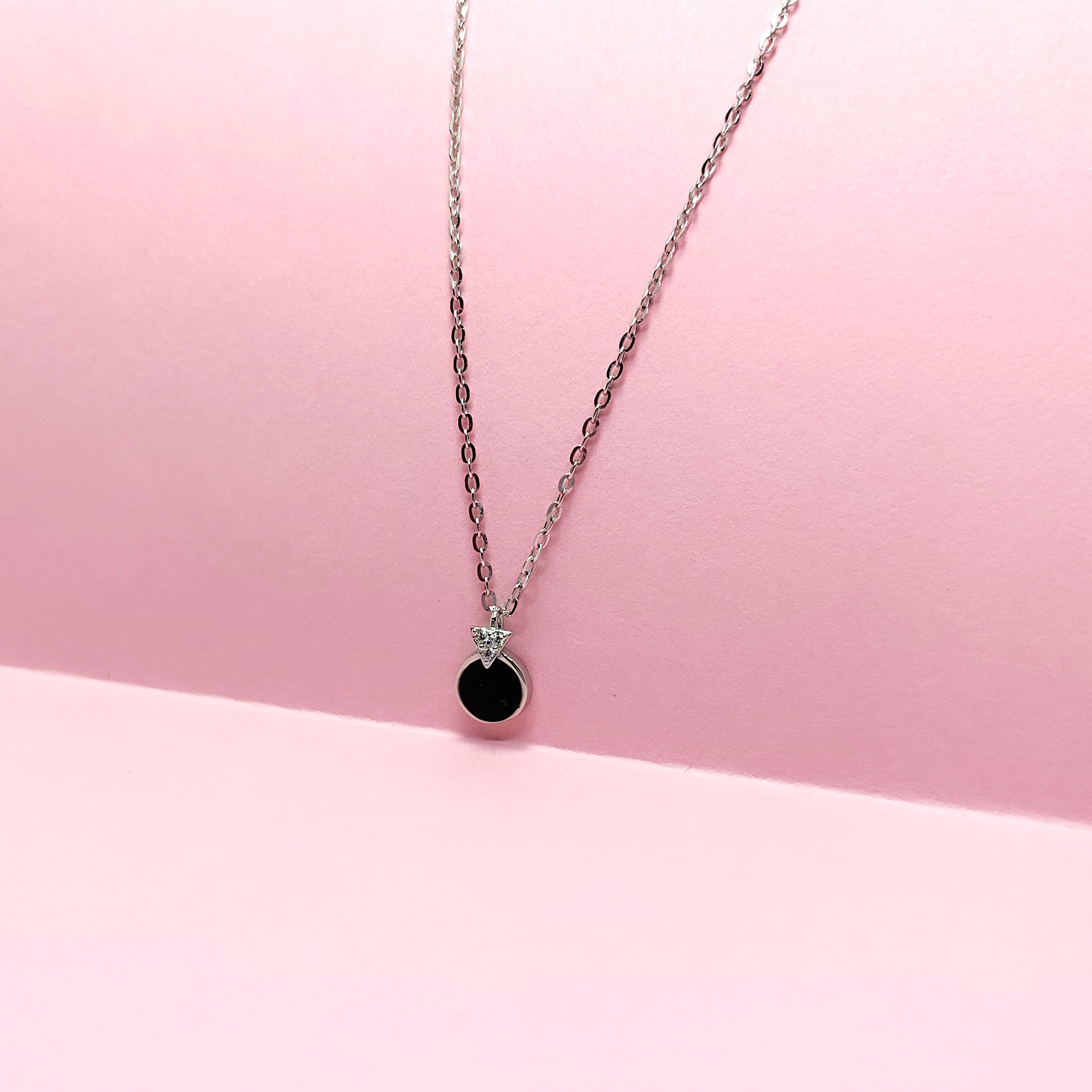 925 Silver Black Onyx Pendant Necklace – Elegant Round Chain for Women