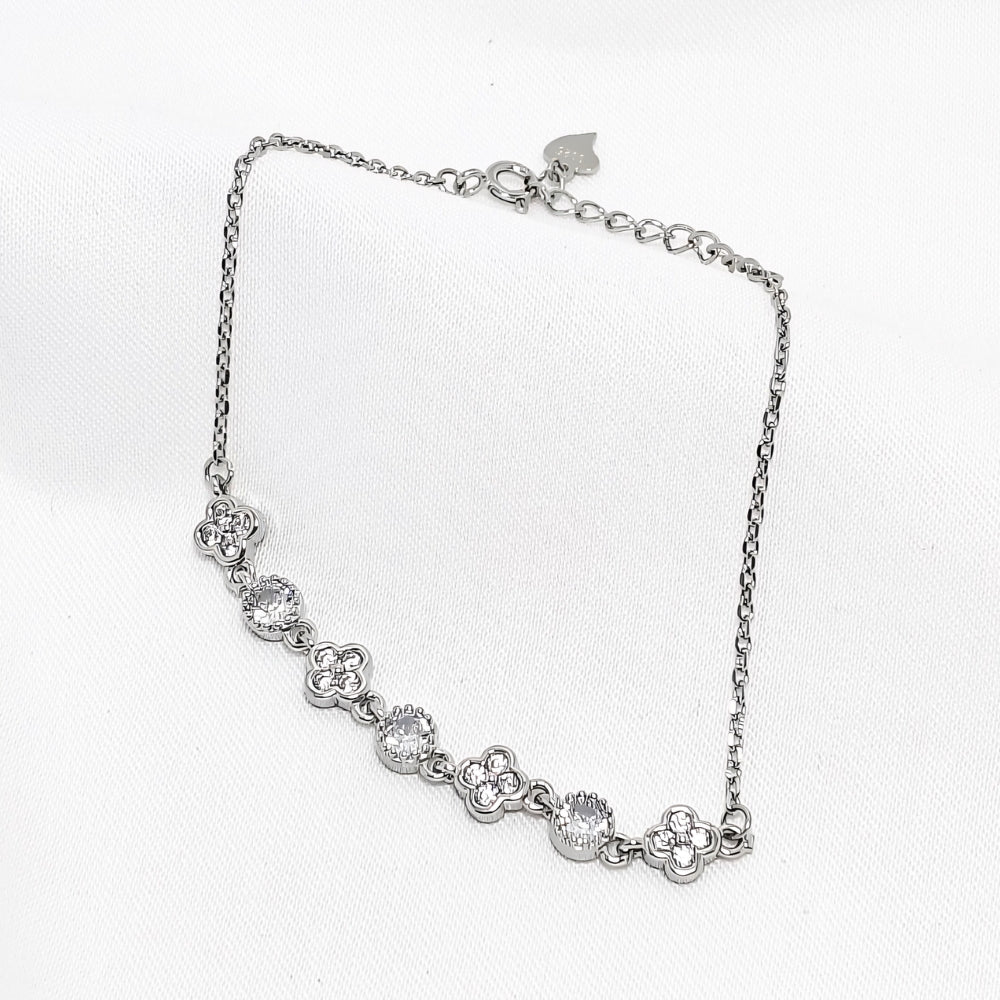 Minimal Link Loose 925 Silver Bracelet - Subtle enough for work, strong enough to be noticed.