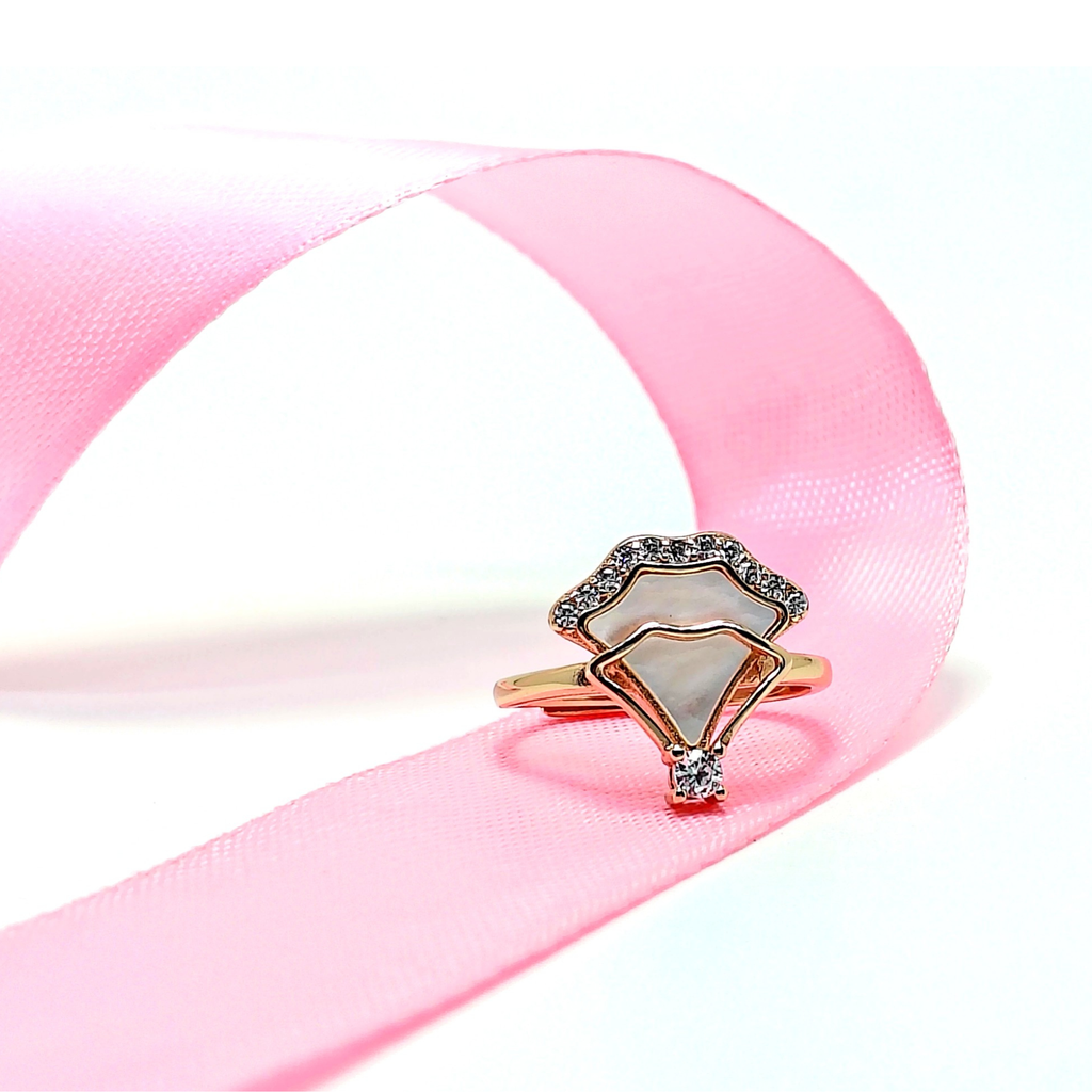 Rosé Grace Ring 925 Silver Ring - Designed to catch the light beautifully.