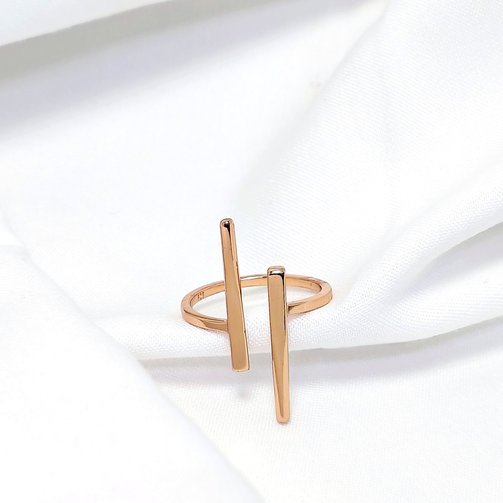 Silver Luxury And Elegant Rose Gold Ring