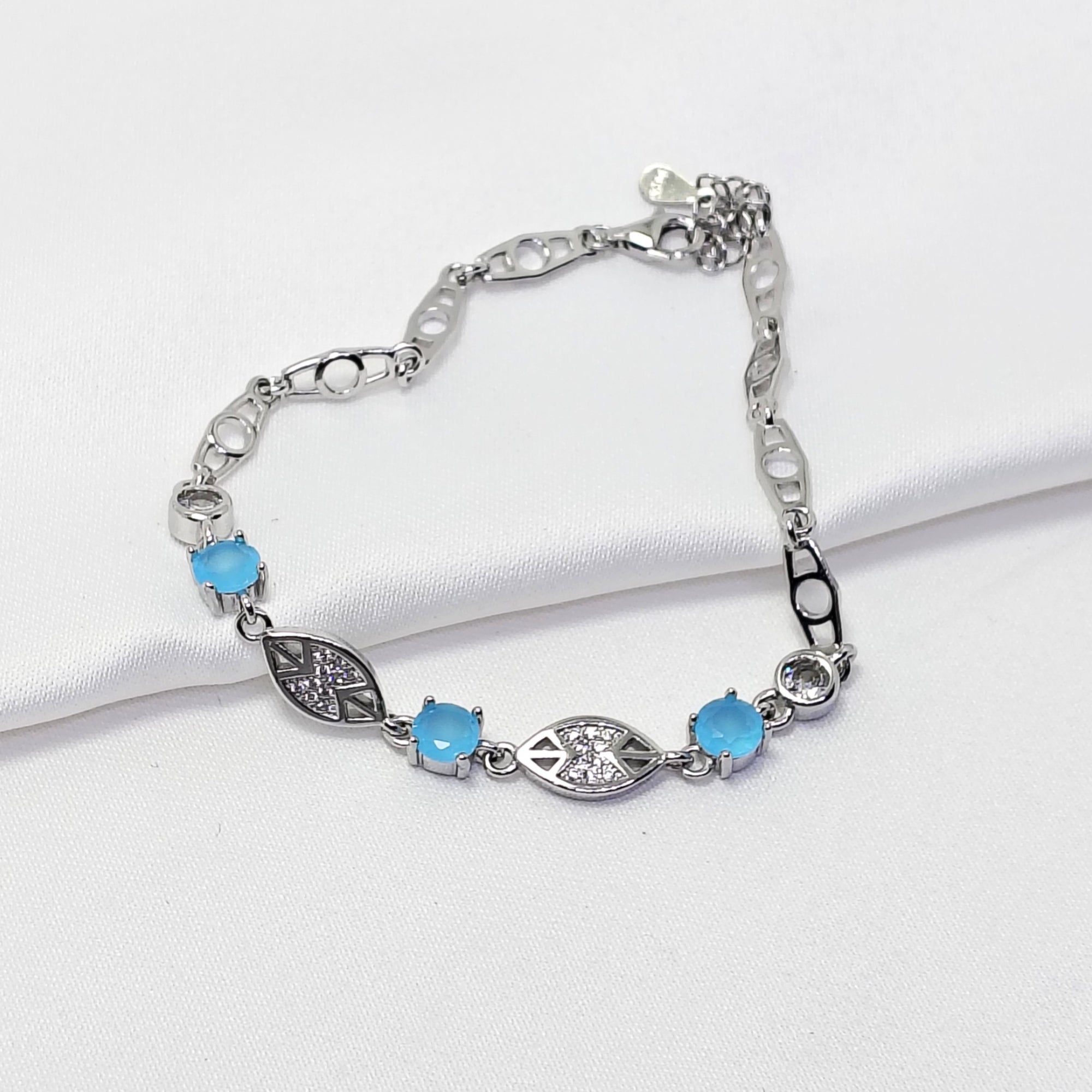 Ocean Mist Adjustable 925 Silver Bracelet - Jewellery for women who lead.