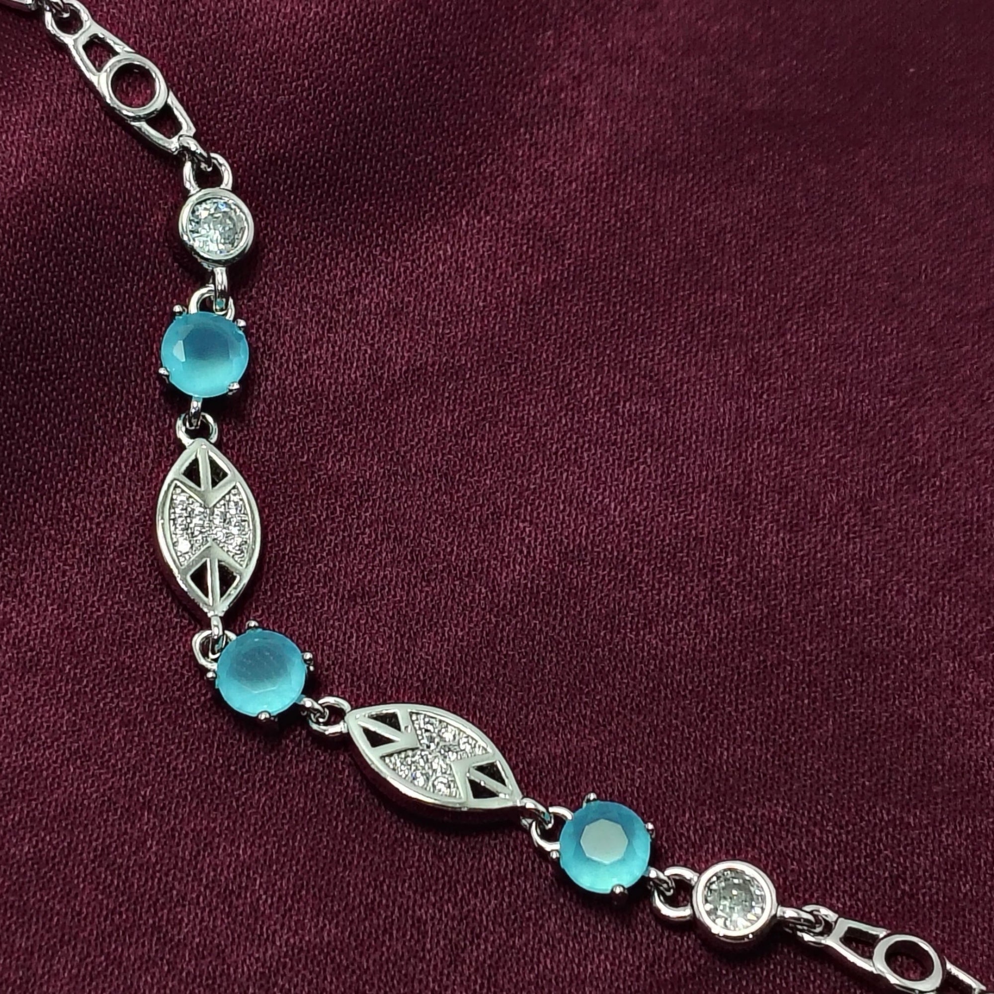 Ocean Mist Adjustable 925 Silver Bracelet - Jewellery for women who lead.