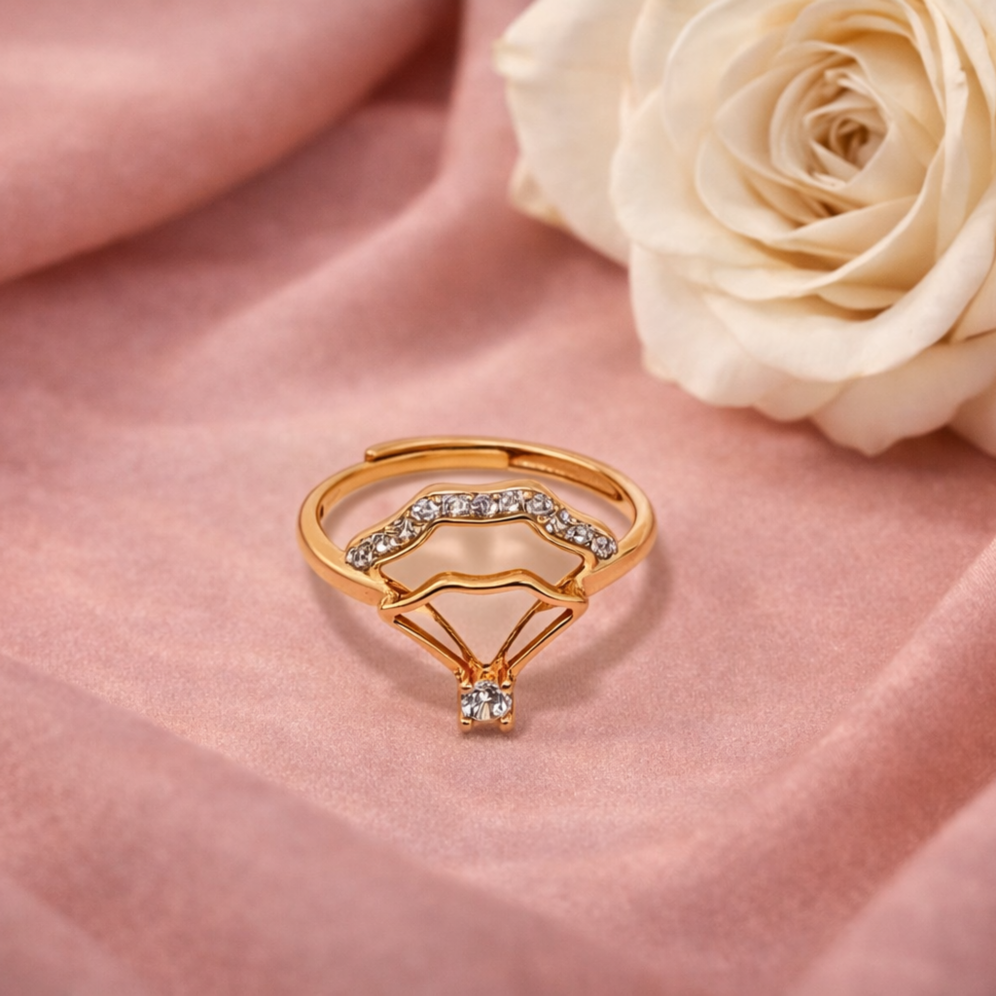 Rosé Grace Ring 925 Silver Ring - Designed to catch the light beautifully.