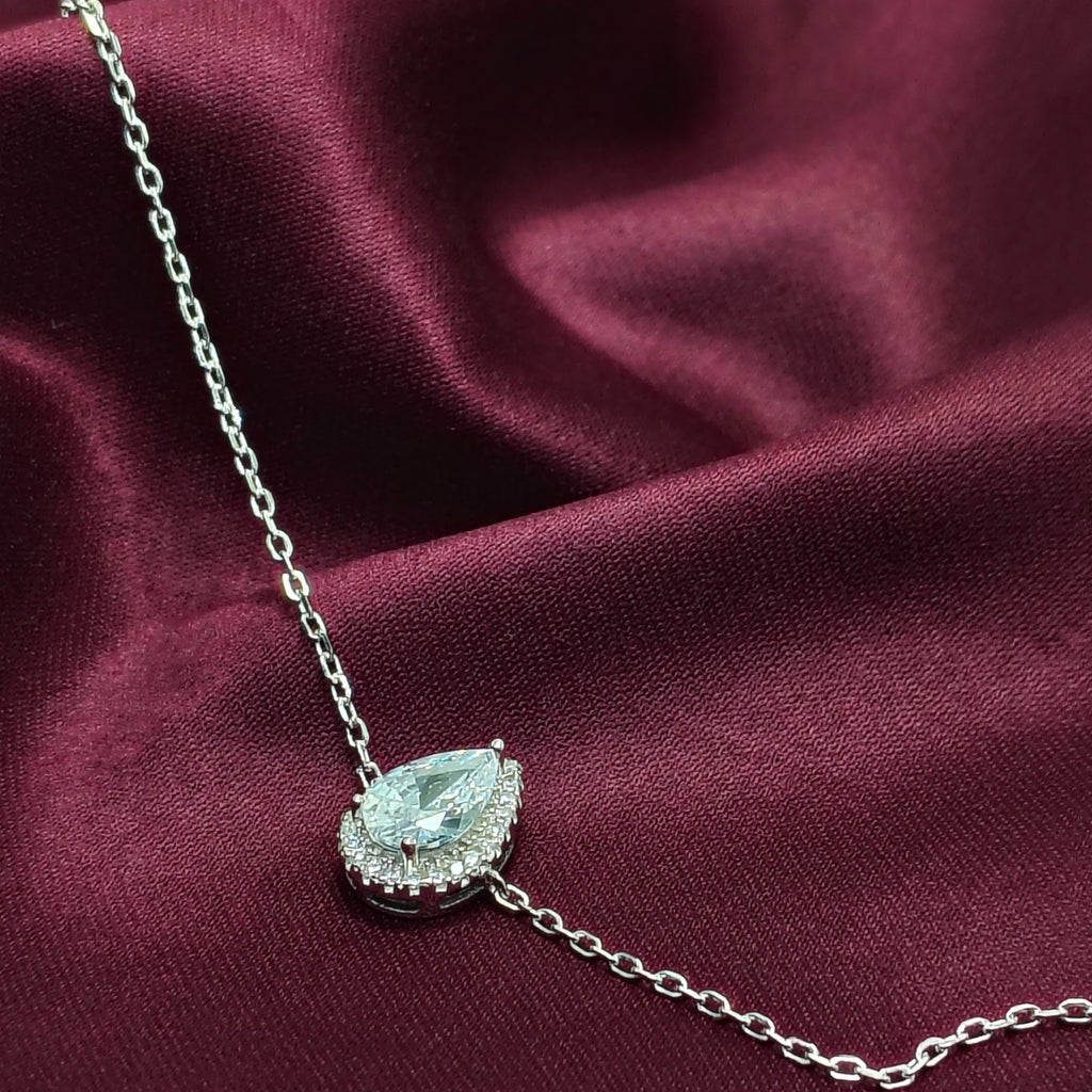 Premium 925 Silver Bracelet - For women who don’t wait — they build.