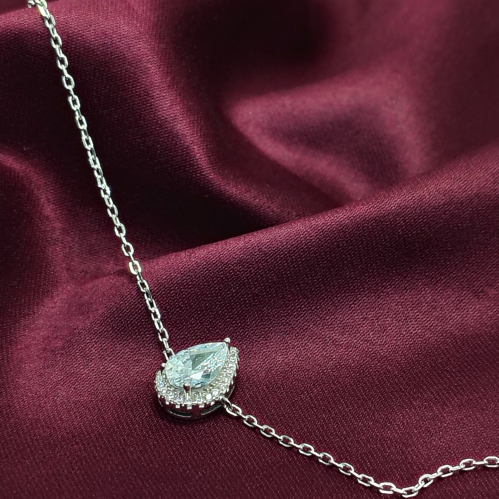 Premium 925 Silver Bracelet - For women who don’t wait — they build.