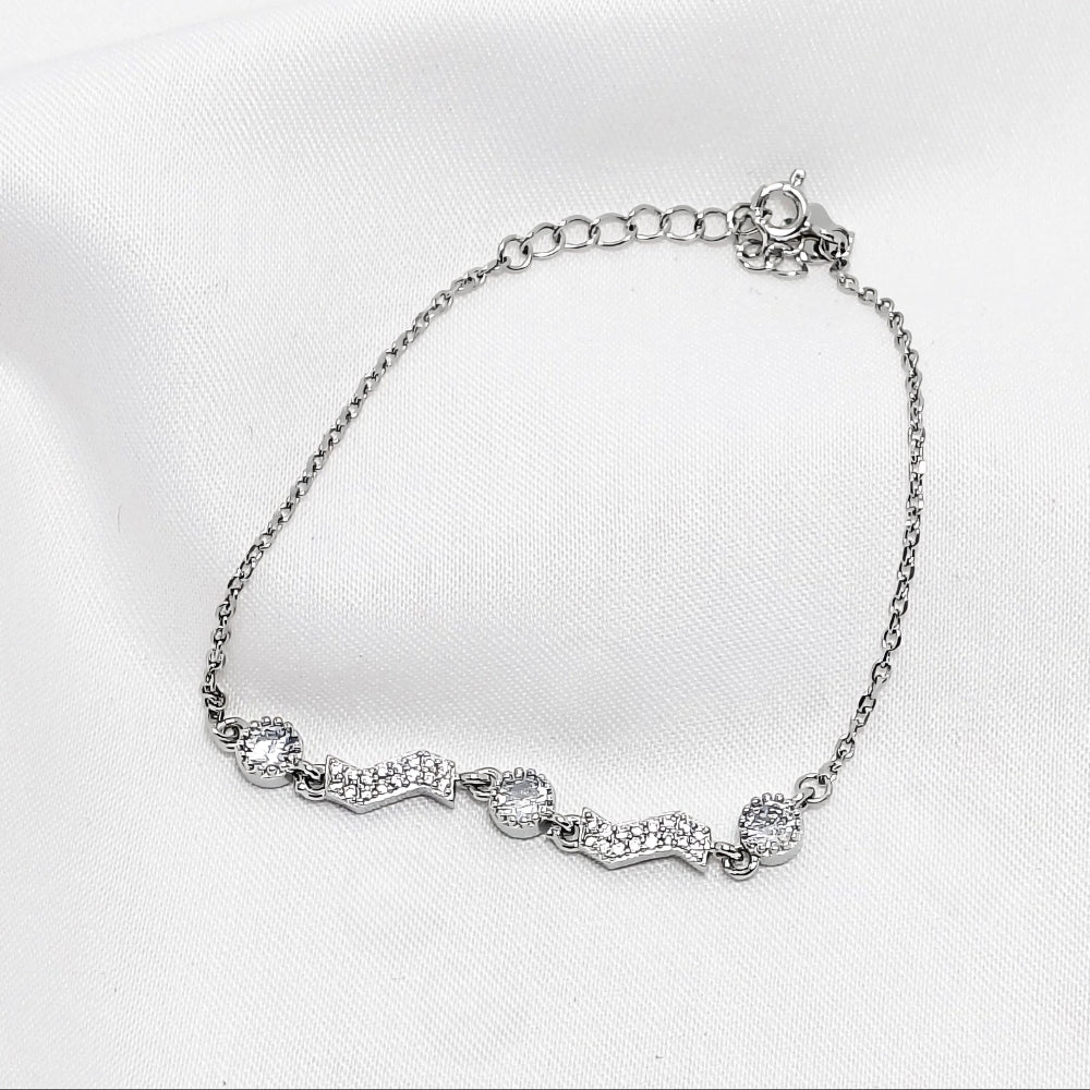 Soft Flow 925 Silver Bracelet - Subtle enough for work, strong enough to be noticed.