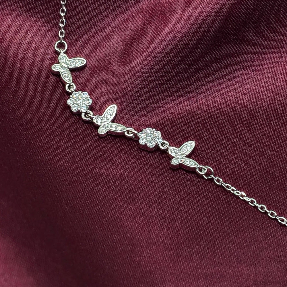 Pure Balance Loose 925 Silver Bracelet - Subtle enough for work, strong enough to be noticed.