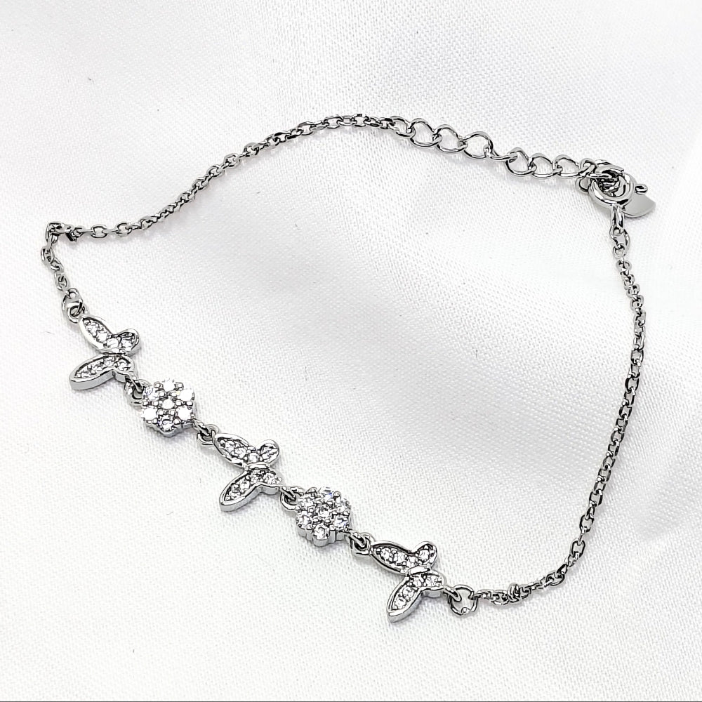 Pure Balance Loose 925 Silver Bracelet - Subtle enough for work, strong enough to be noticed.