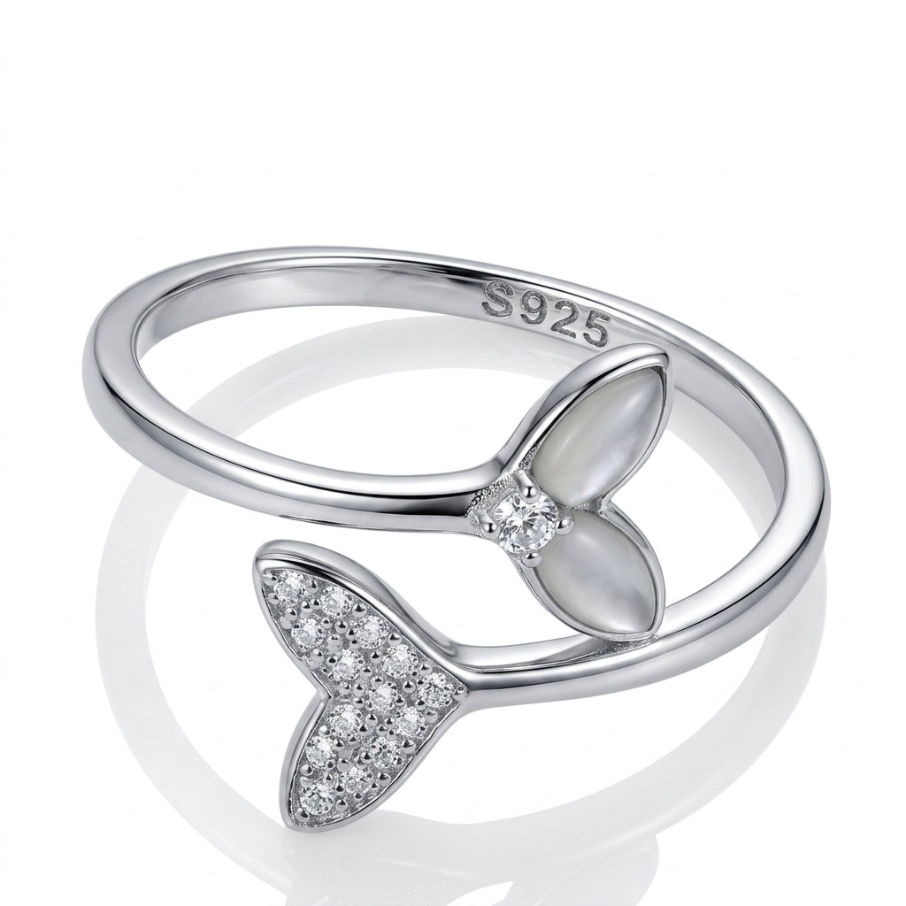 Wave Flow Silver Ring – Trendy Fluid Design Ring for Girls